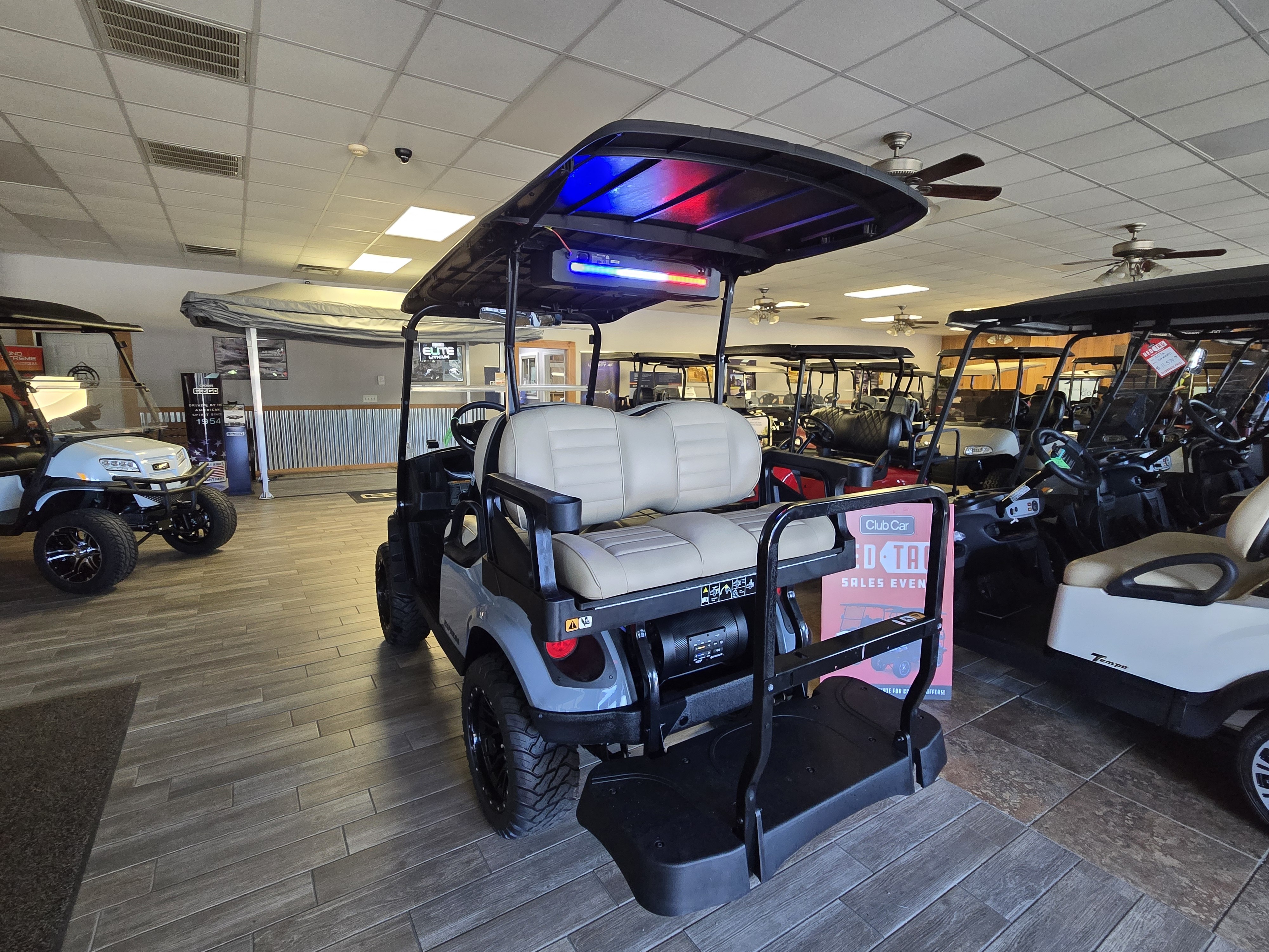 2026 EZGO EXPRESS photo 3