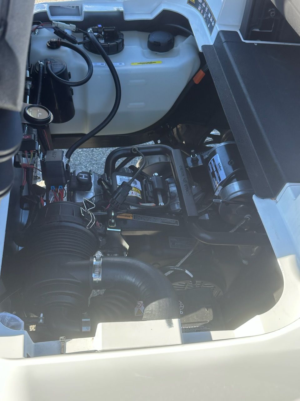 2026 E-Z-GO MY26 Express 4 Touring S 13.5 Gas — photo 4