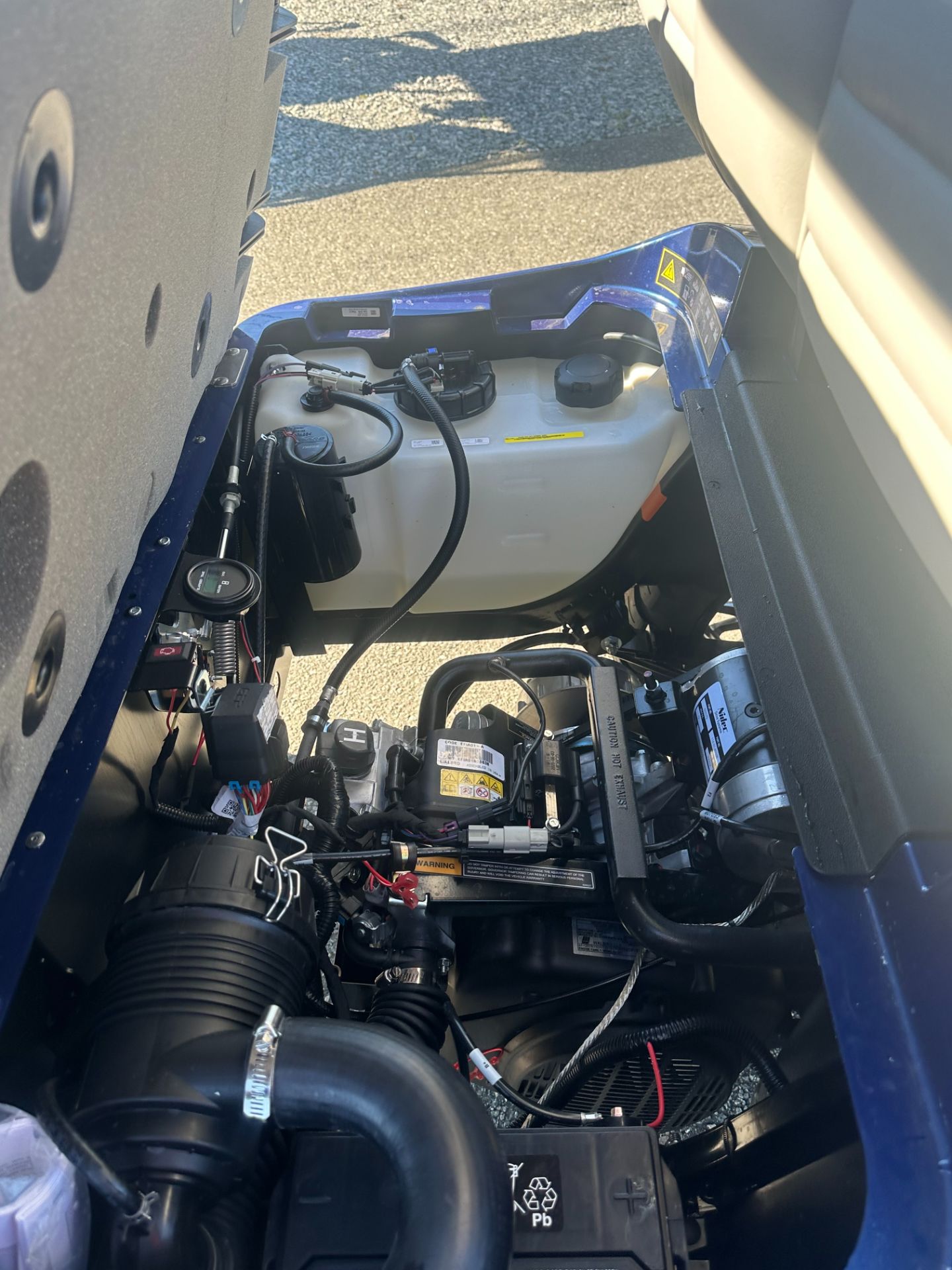2026 E-Z-GO MY26 Express 4 Touring S 13.5 Gas — photo 5