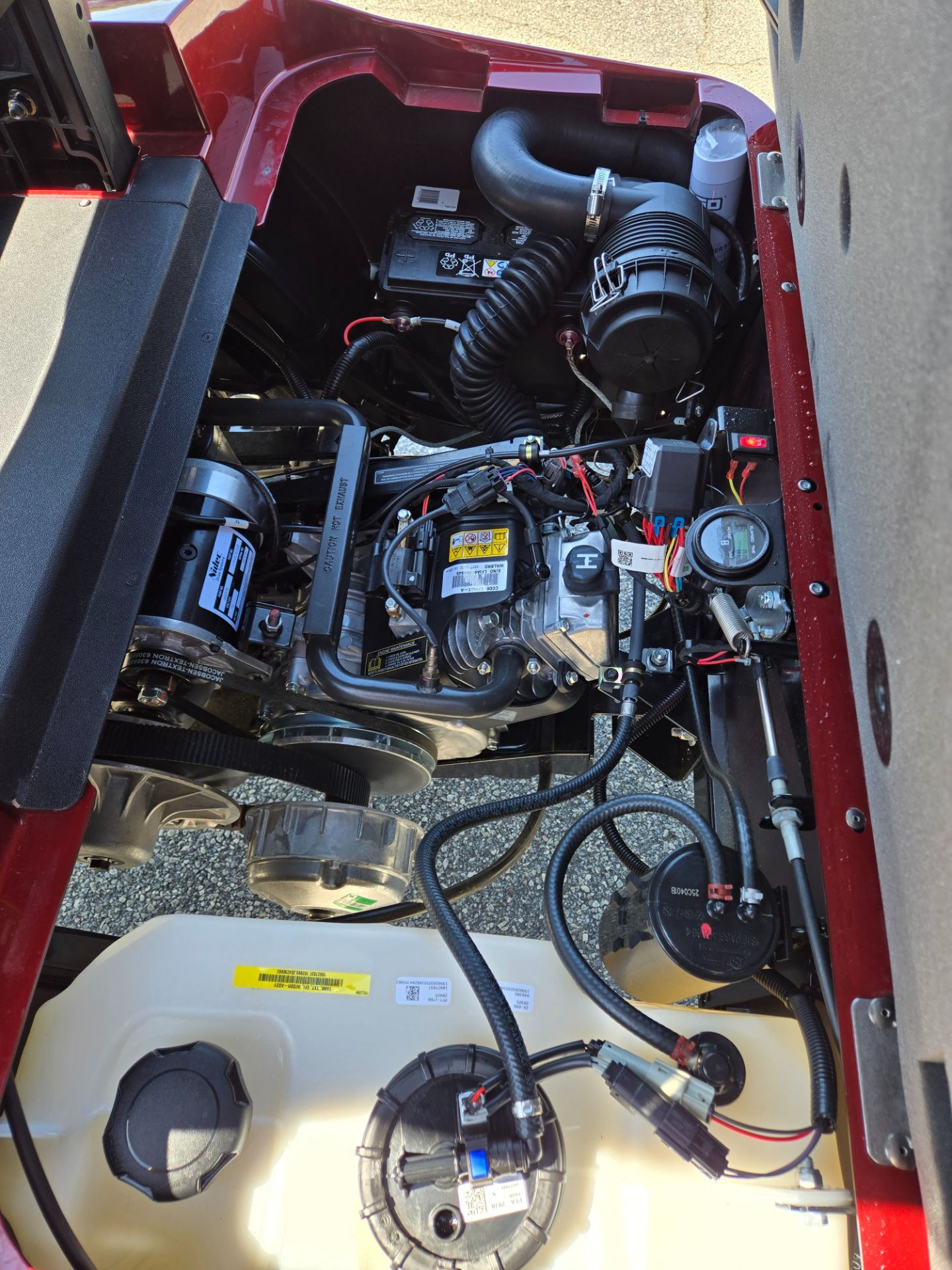 2026 E-Z-GO MY26 Express 4 Touring S 13.5 Gas — photo 4