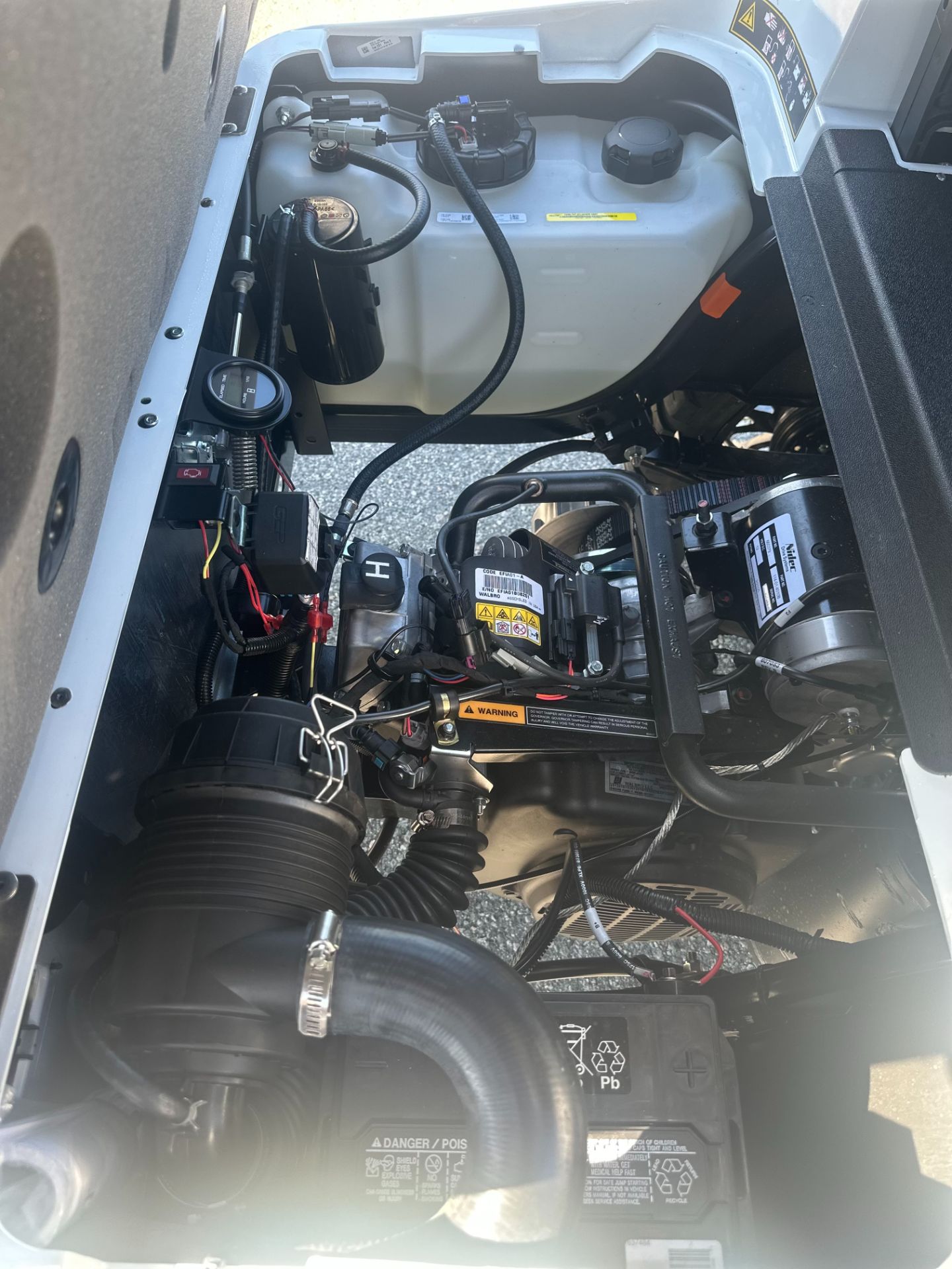 2026 E-Z-GO MY26 Express 4 Touring S 13.5 Gas — photo 5