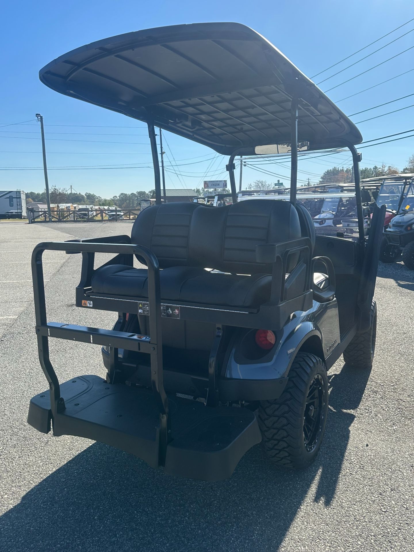2026 E-Z-GO MY26 Express 4 Touring S 13.5 Gas — photo 4