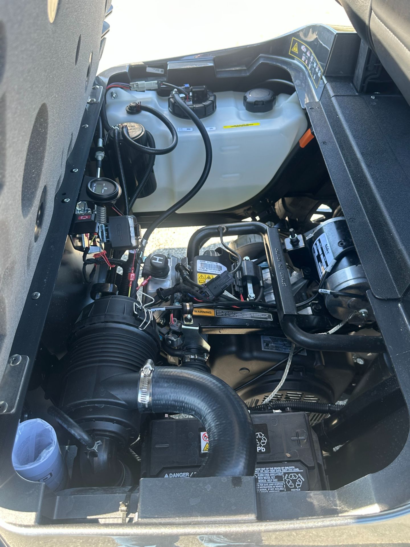 2026 E-Z-GO MY26 Express 4 Touring S 13.5 Gas — photo 5