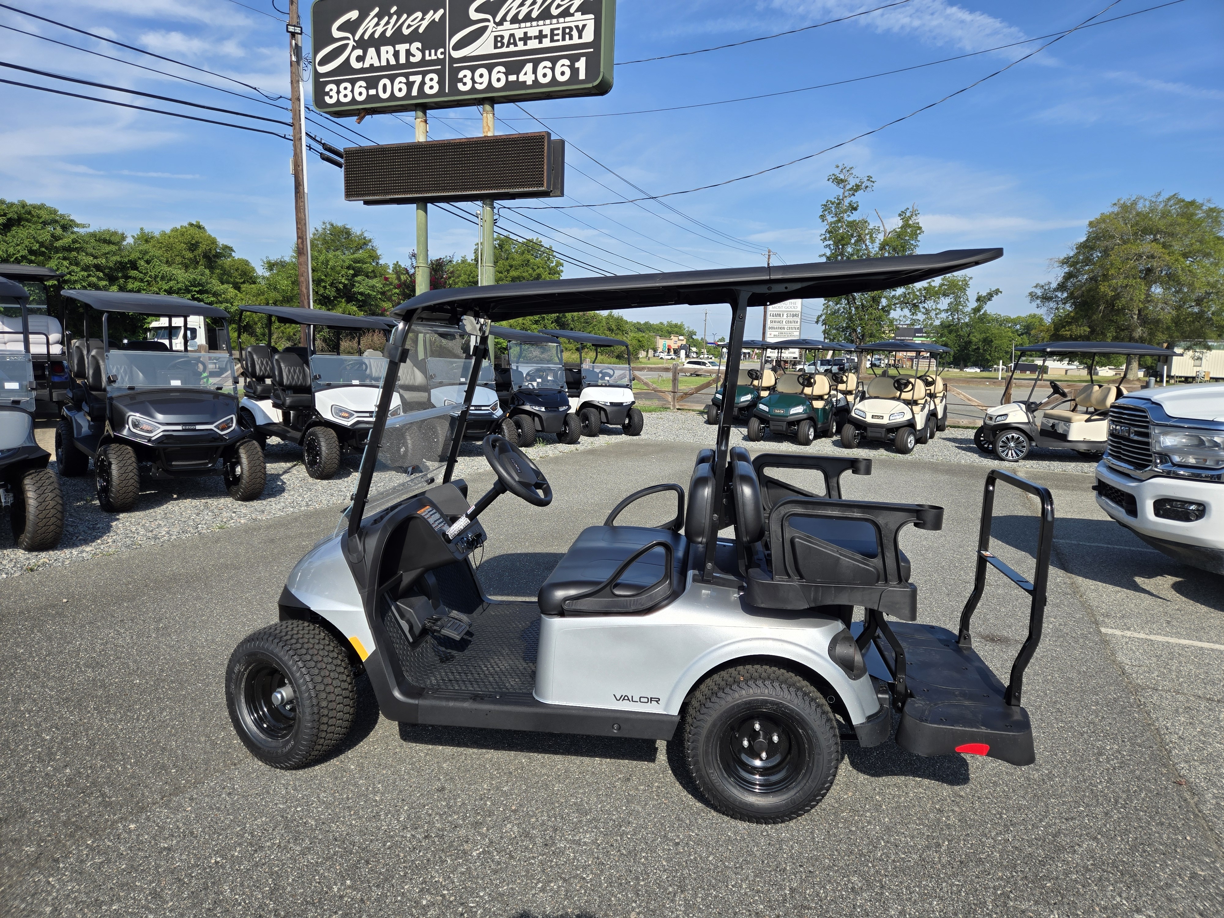 2027 E-Z-GO RXV 4 Valor S 13.5-hp Gas