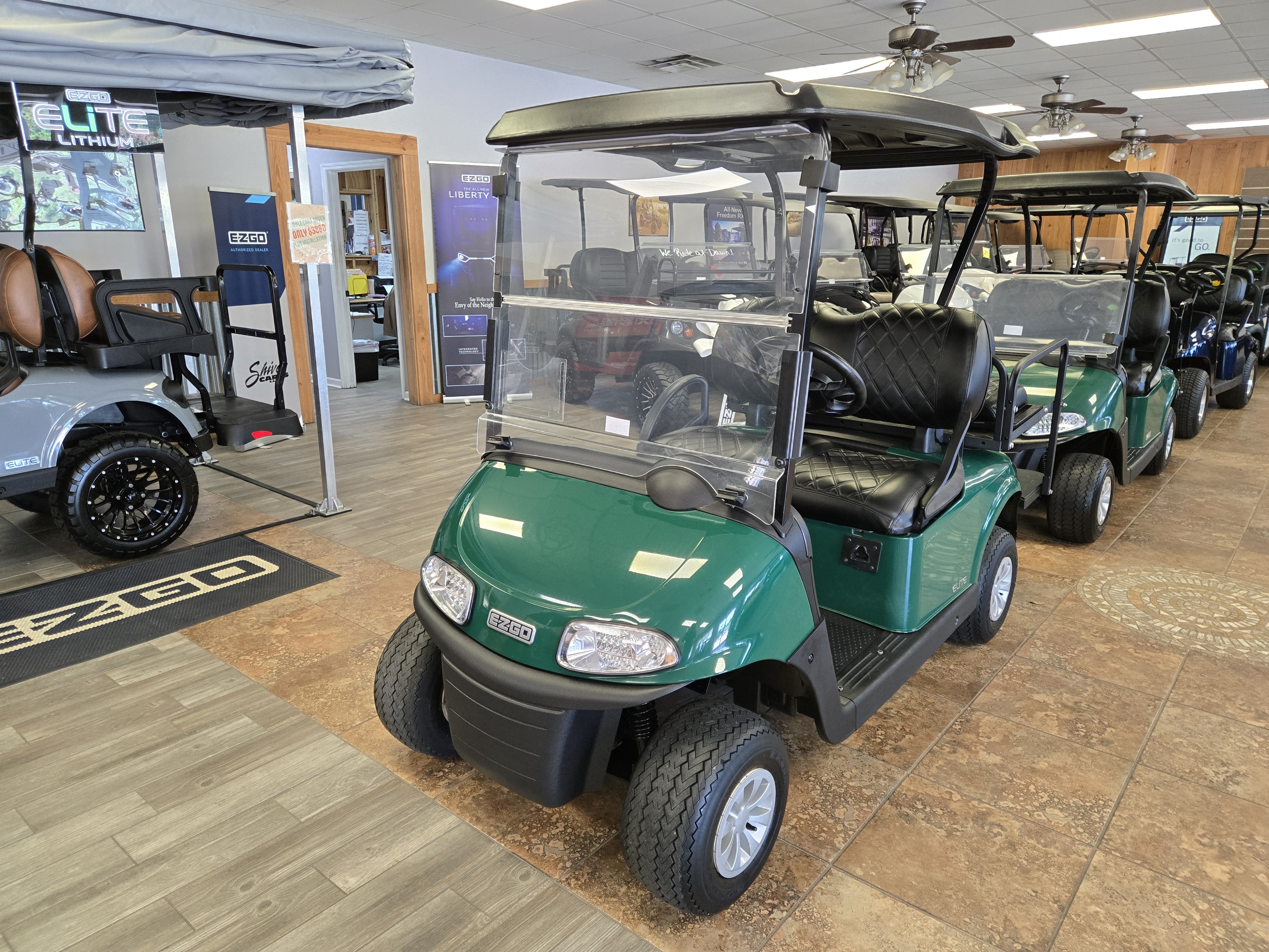 2021 E-Z-GO Freedom RXV 48V — photo 2