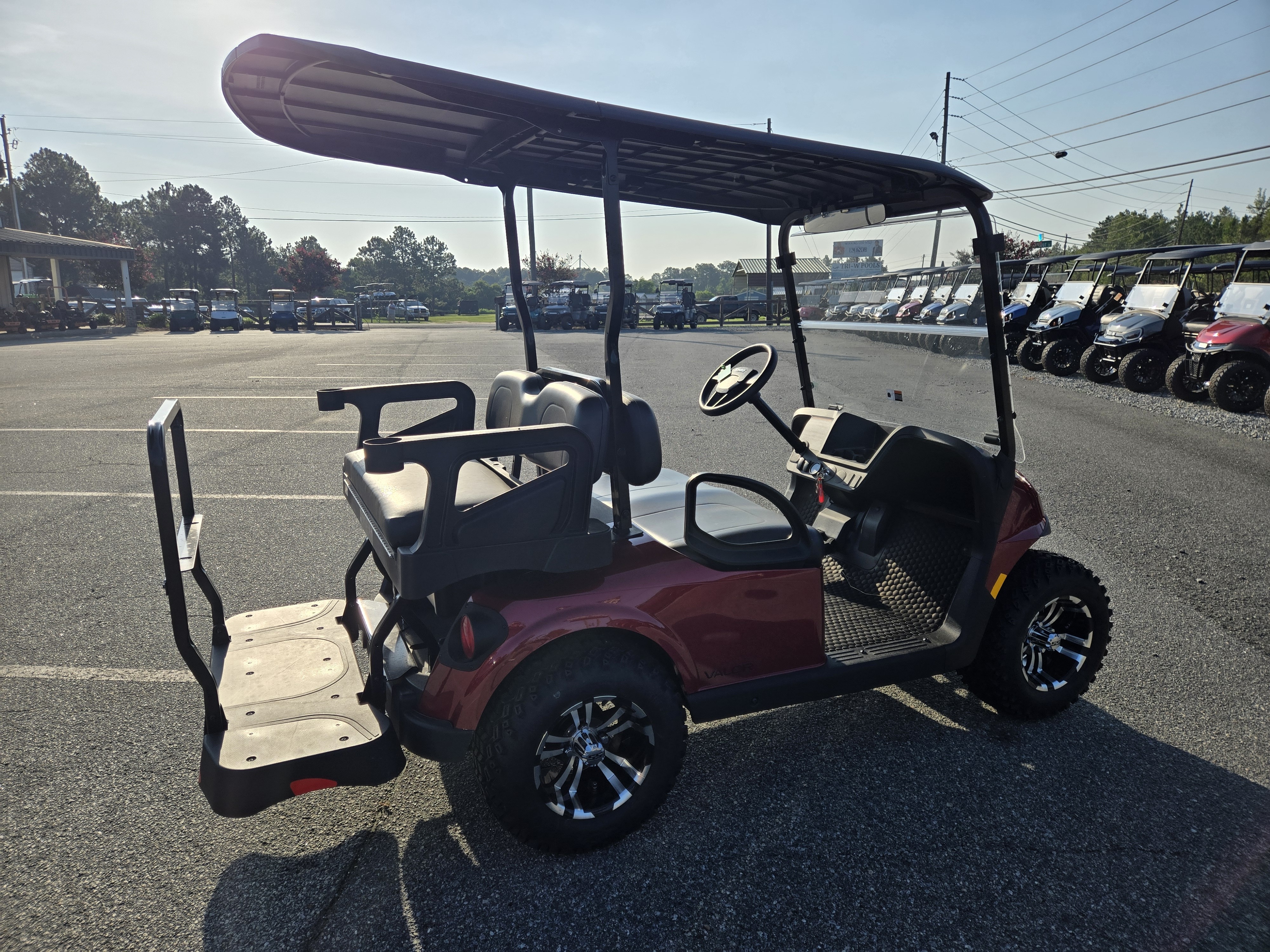 2027 E-Z-GO RXV 4 Valor S 13.5-hp Gas — photo 4