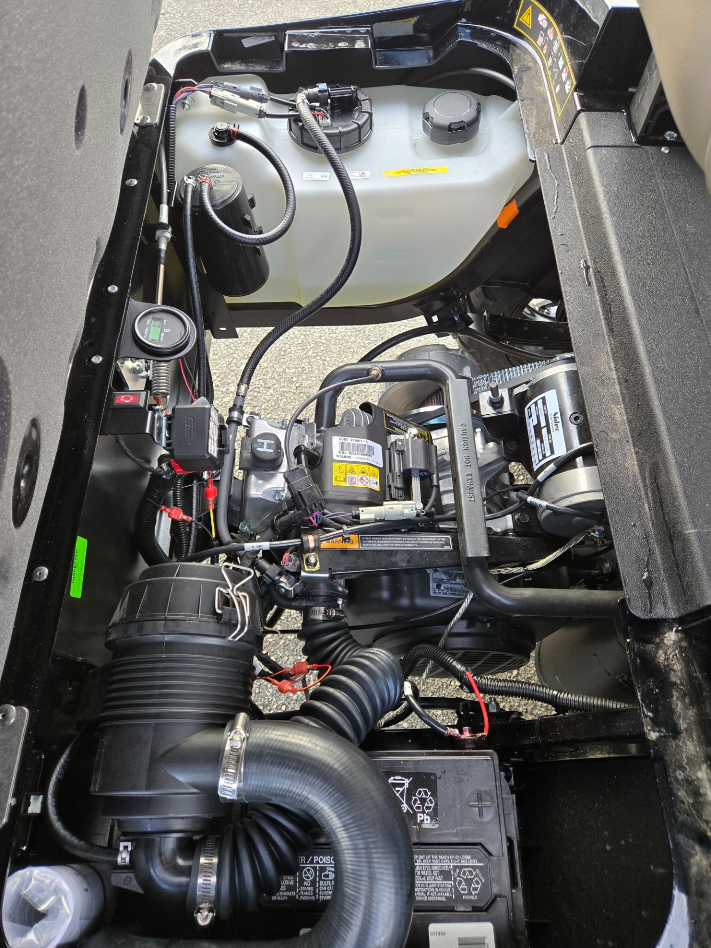 2026 E-Z-GO MY26 Express 4 Touring S 13.5 Gas — photo 4