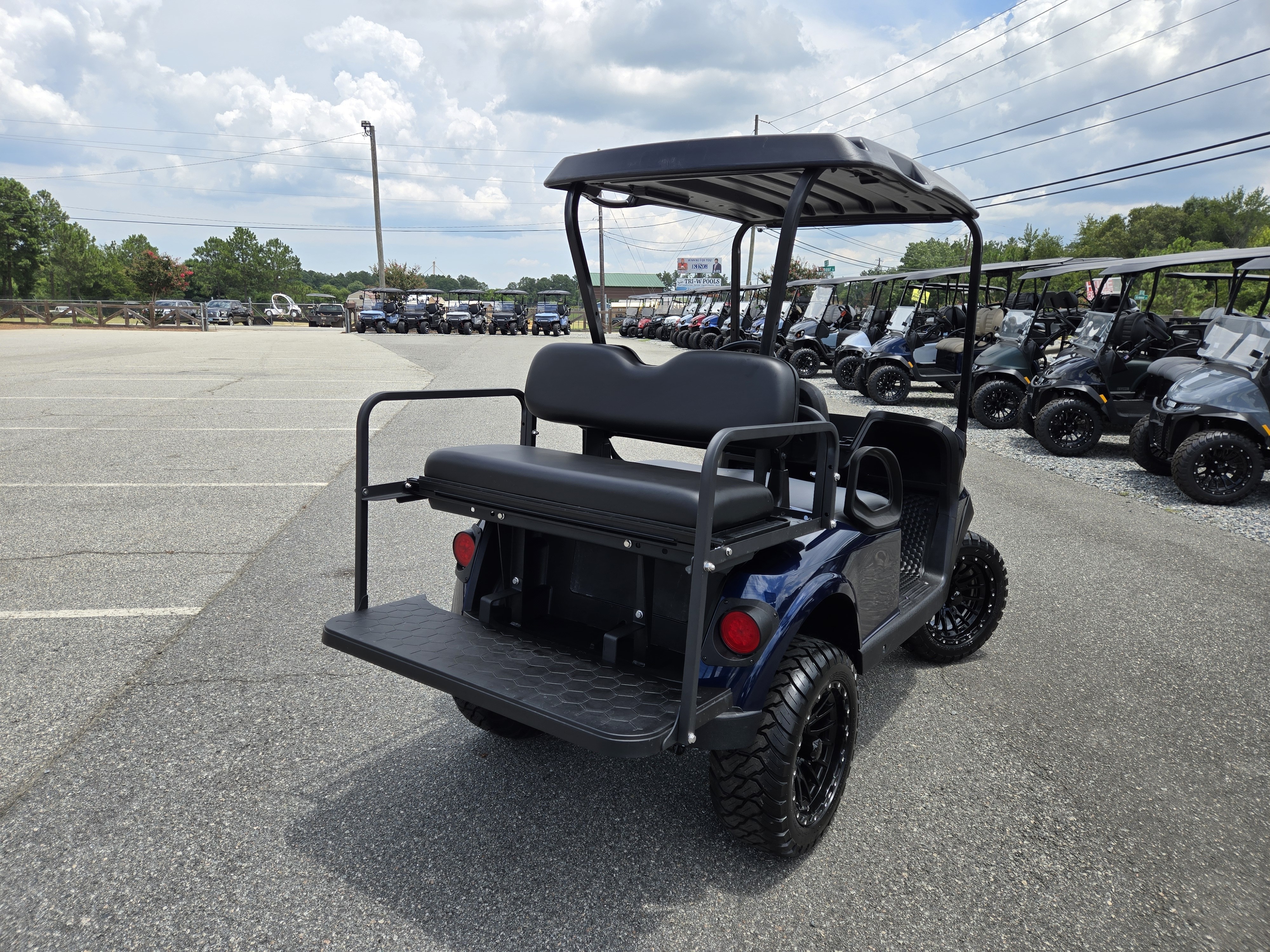 2024 E-Z-GO Freedom RXV Gas — photo 3