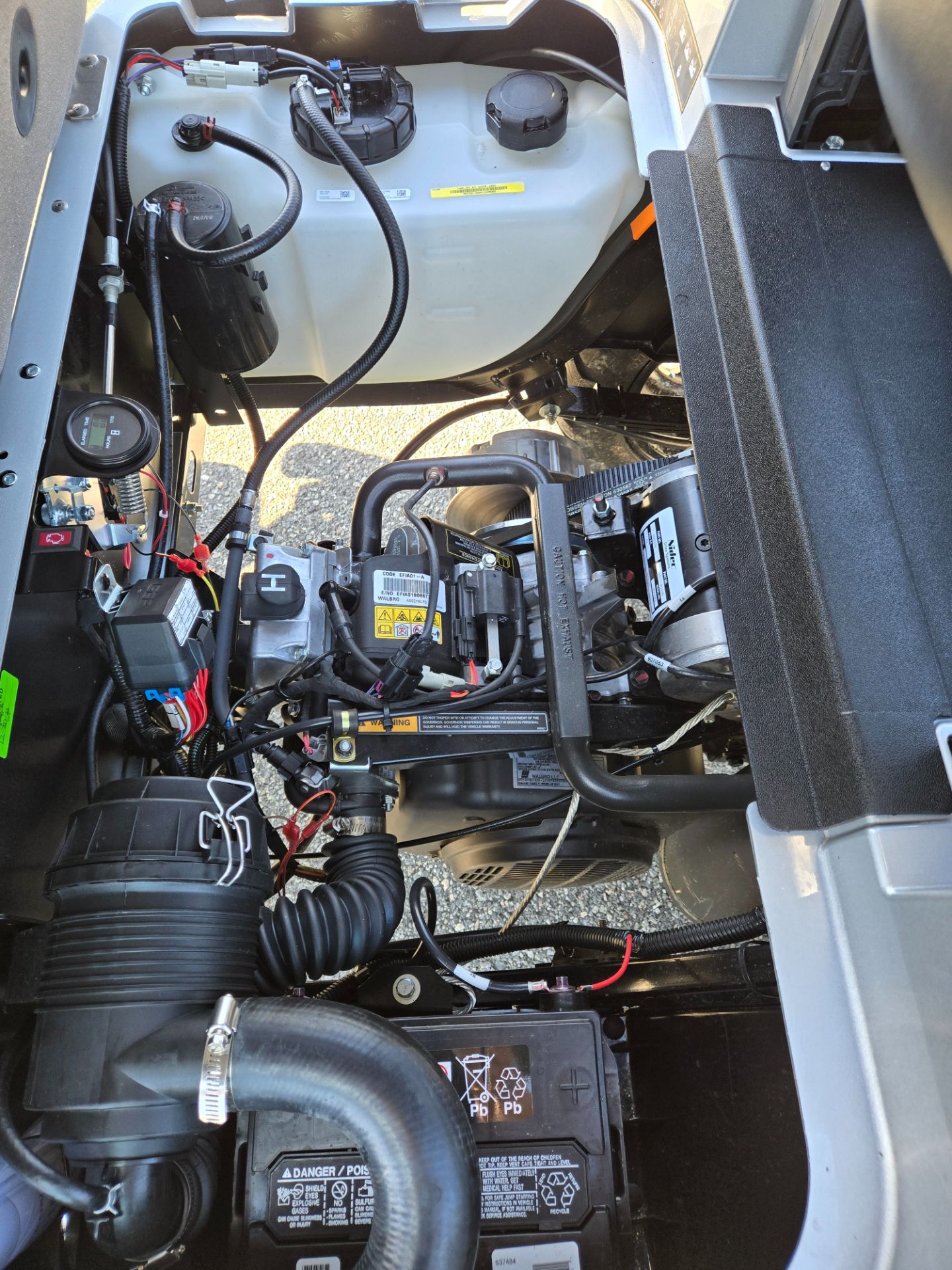 2026 E-Z-GO MY26 Express 4 Touring S 13.5 Gas — photo 4