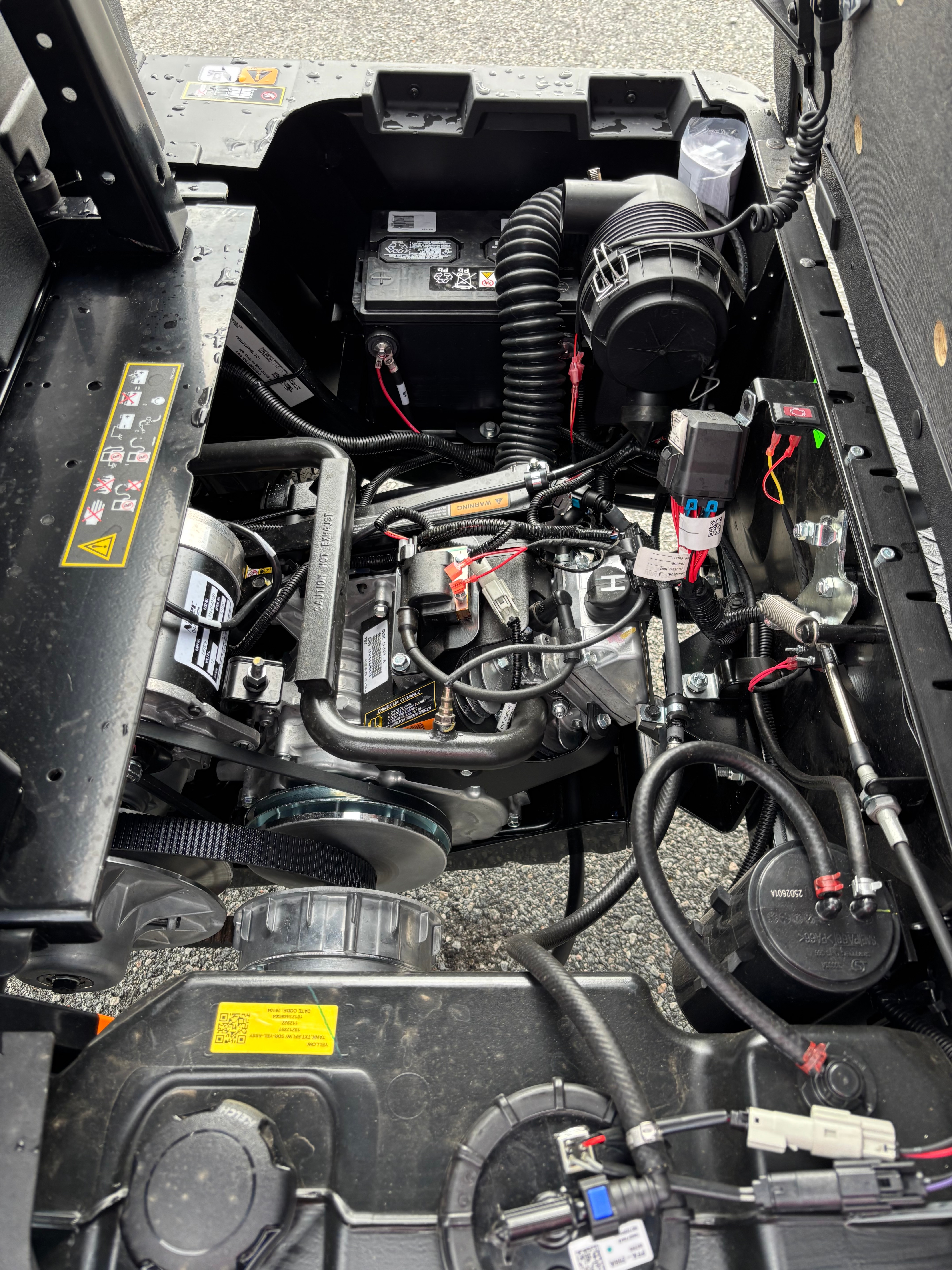 2027 EZGO CUSHMAN photo 2