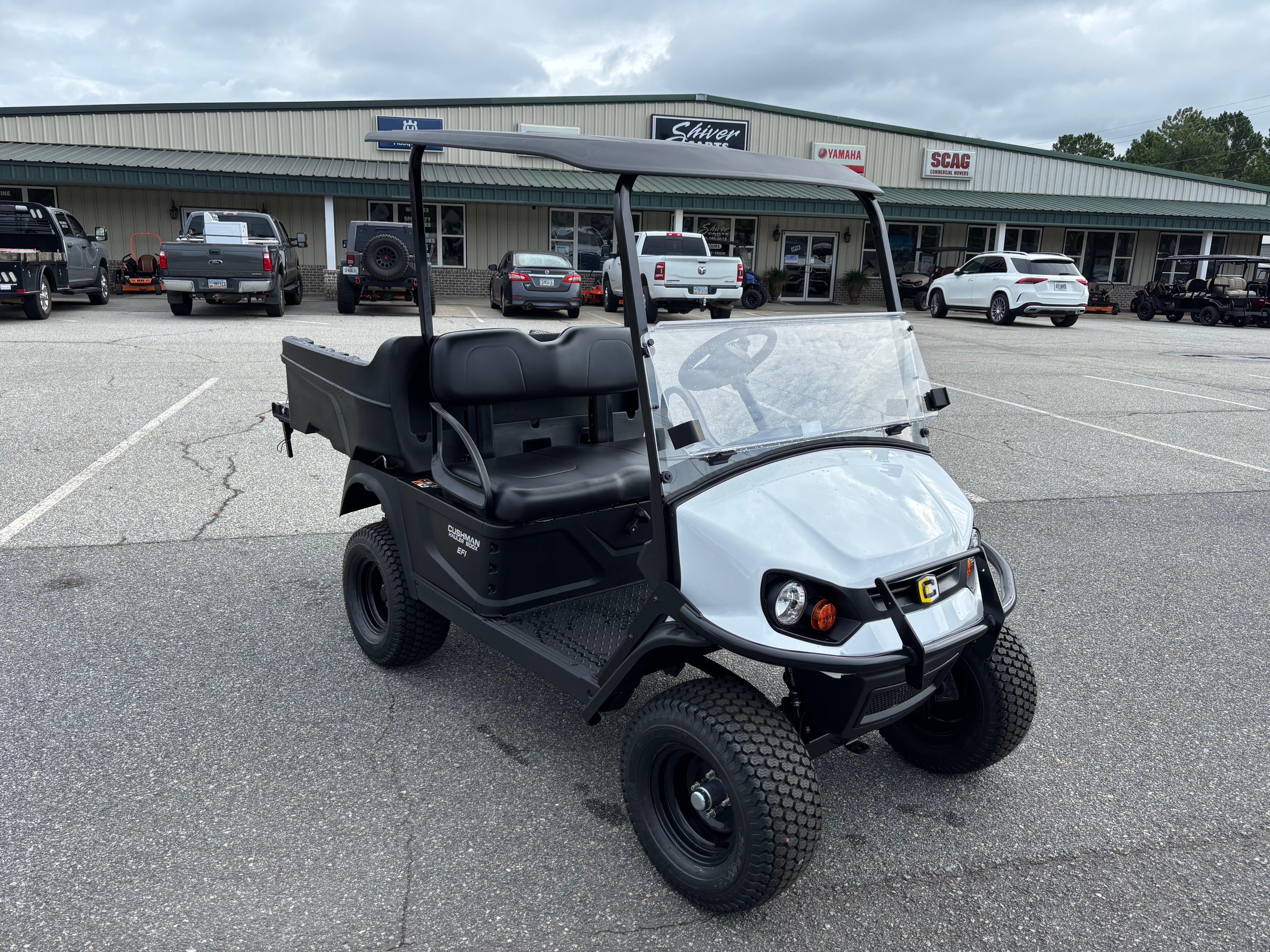 2027 EZGO CUSHMAN photo 3