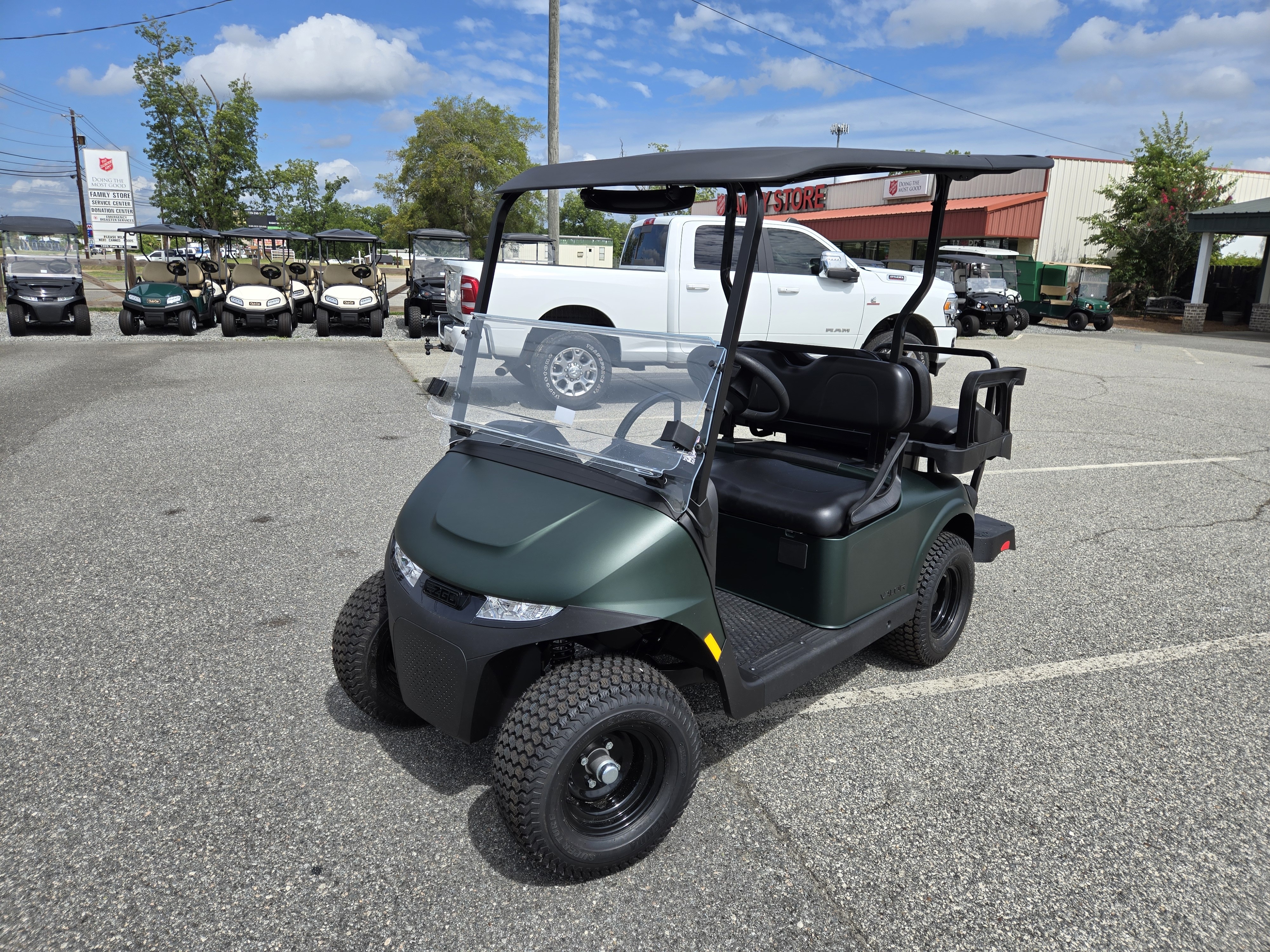 2027 E-Z-GO RXV 4 Valor S 13.5-hp Gas — photo 2