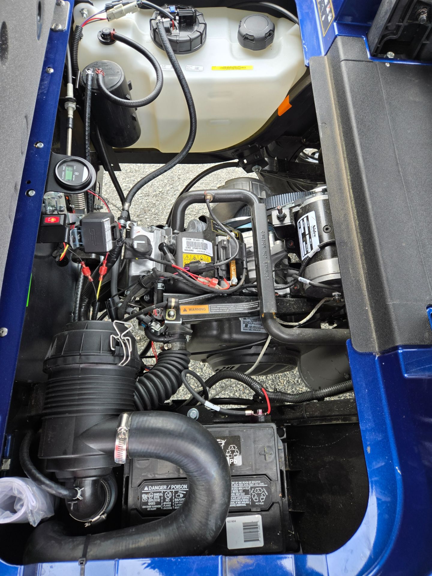2026 E-Z-GO MY26 Express 4 Touring S 13.5 Gas — photo 4