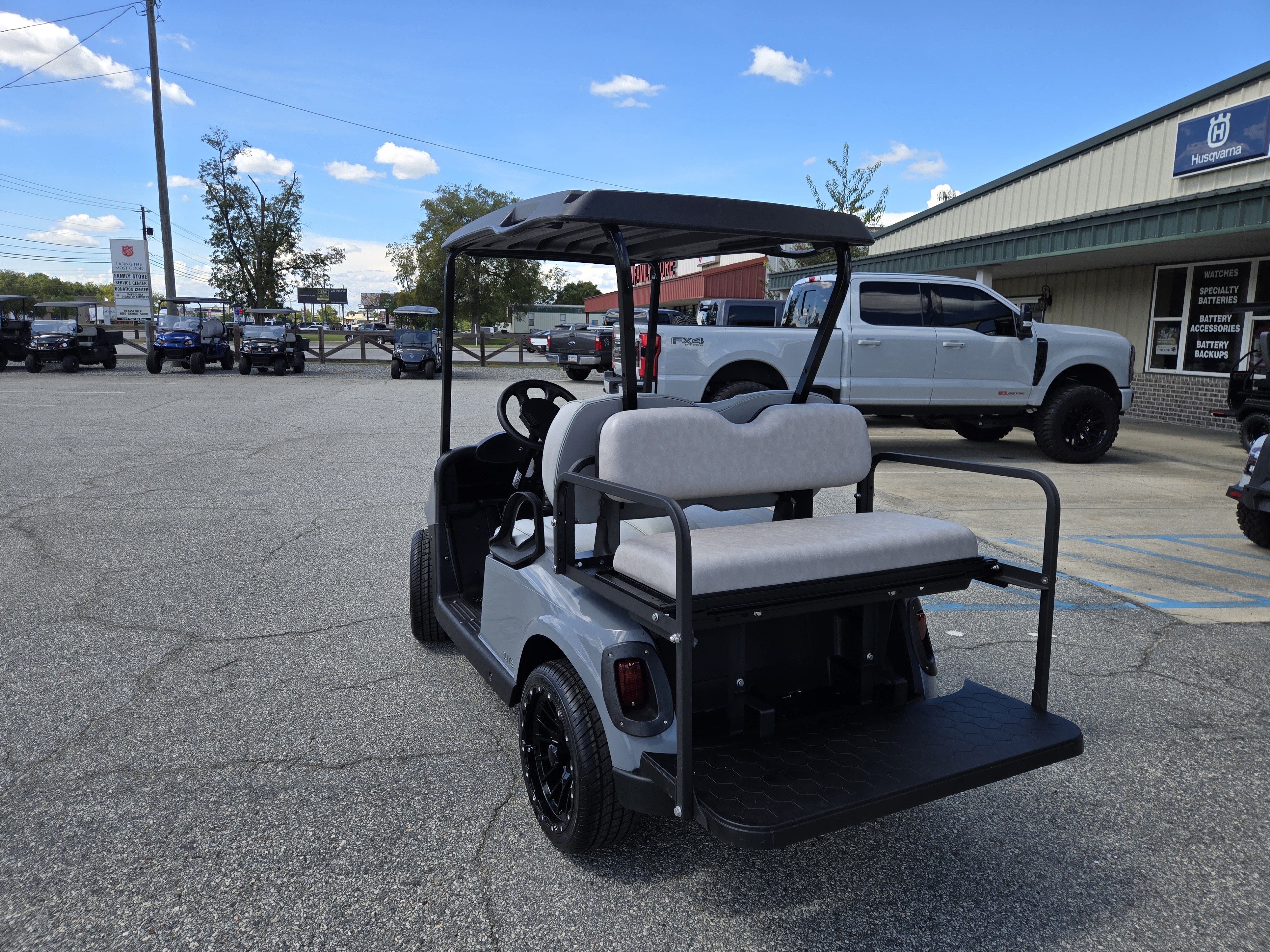 2023 EZGO RXV photo 3