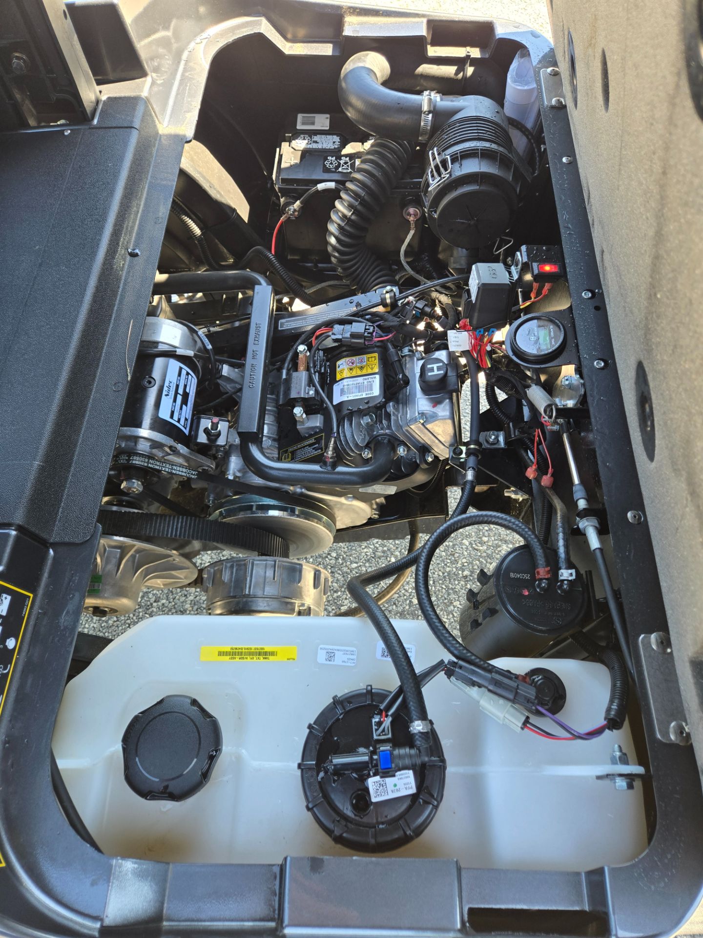 2026 E-Z-GO MY26 Express 4 Touring S 13.5 Gas — photo 4