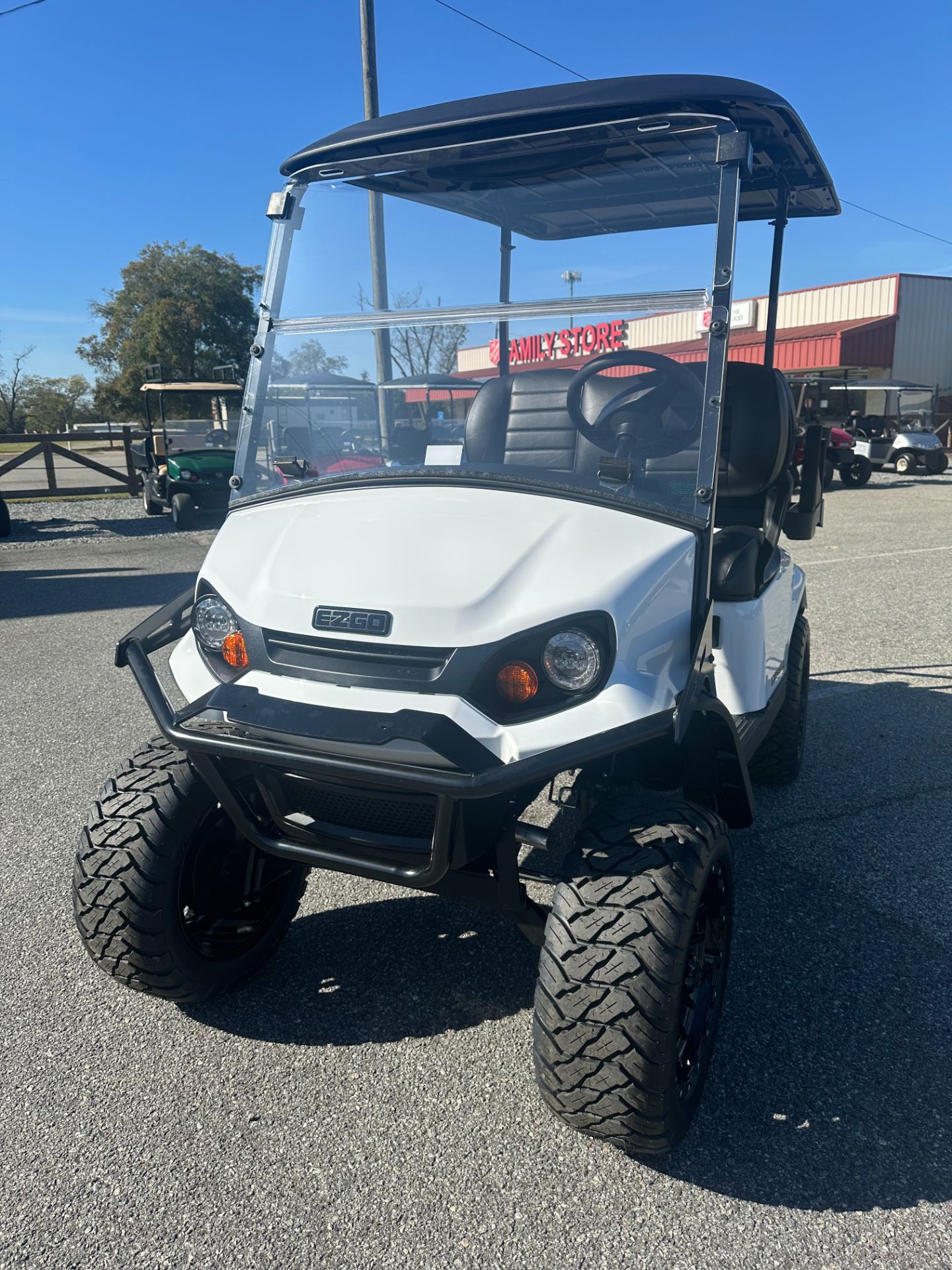 2026 E-Z-GO MY26 Express 4 Touring S 13.5 Gas — photo 2