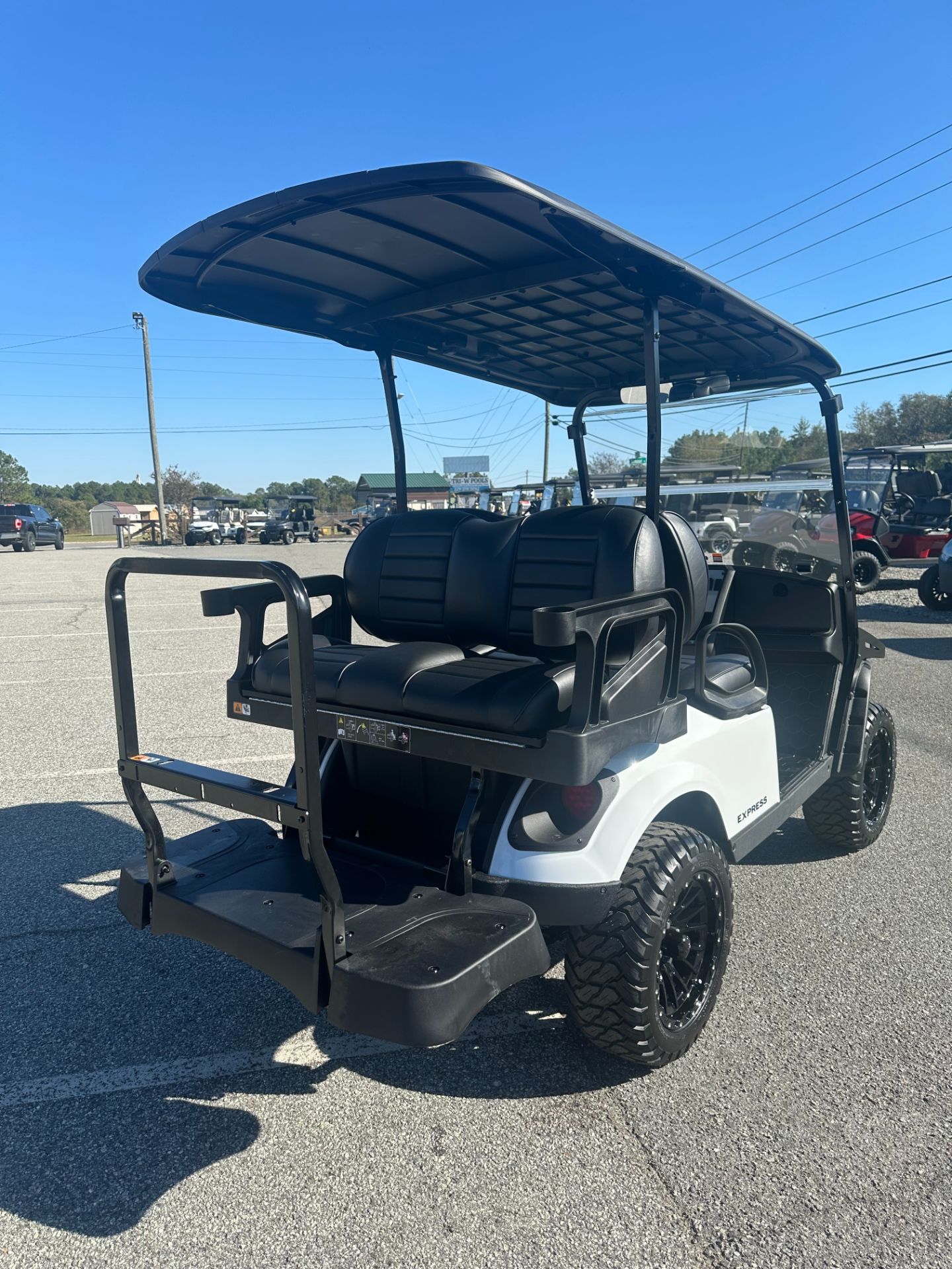 2026 E-Z-GO MY26 Express 4 Touring S 13.5 Gas — photo 4