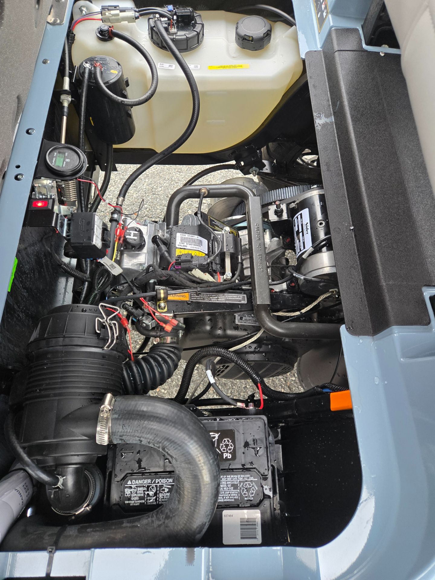 2026 E-Z-GO MY26 Express 4 Touring S 13.5 Gas — photo 5