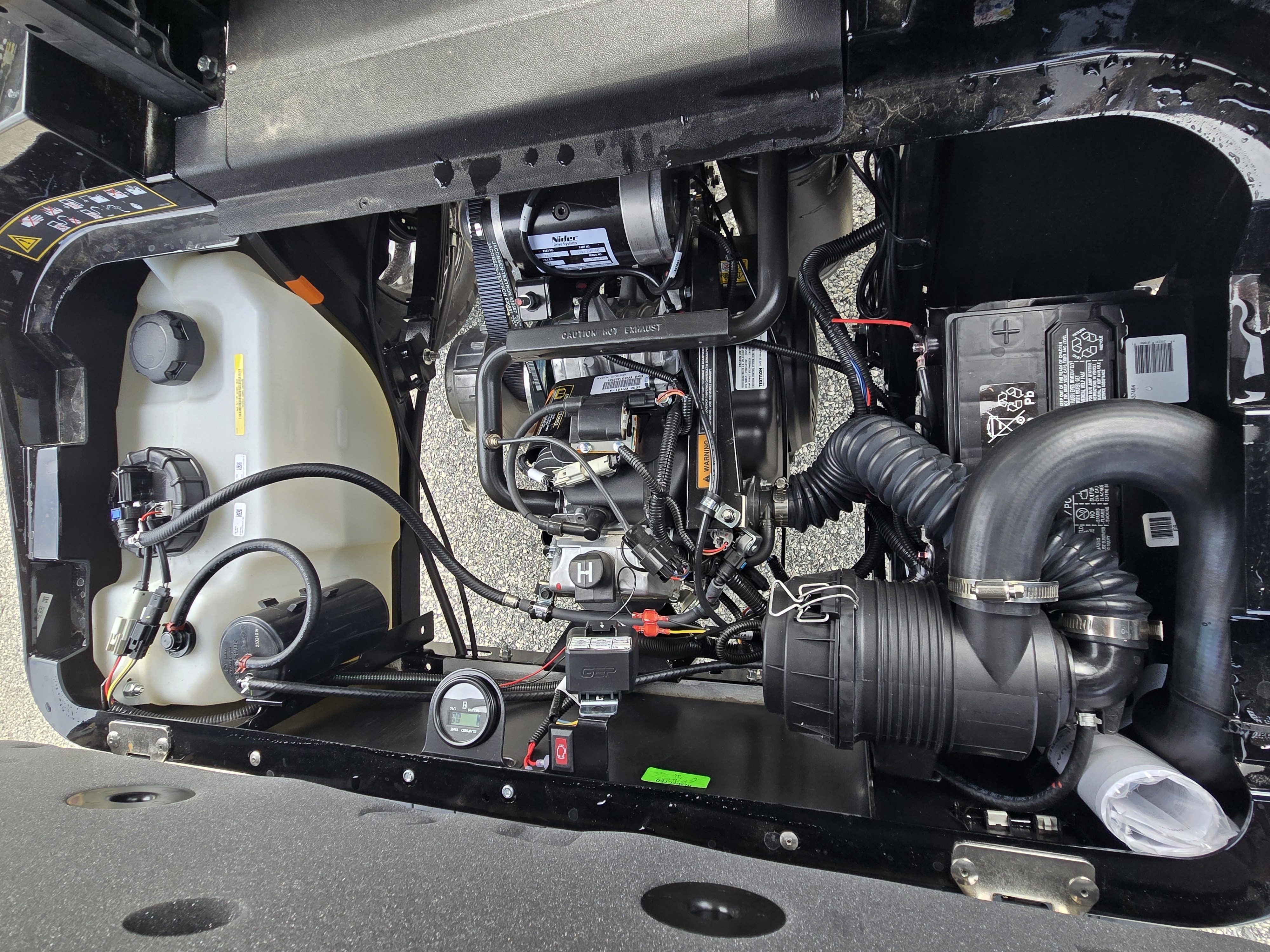 2027 E-Z-GO Express 6 Summit X 13.5-hp Gas — photo 6