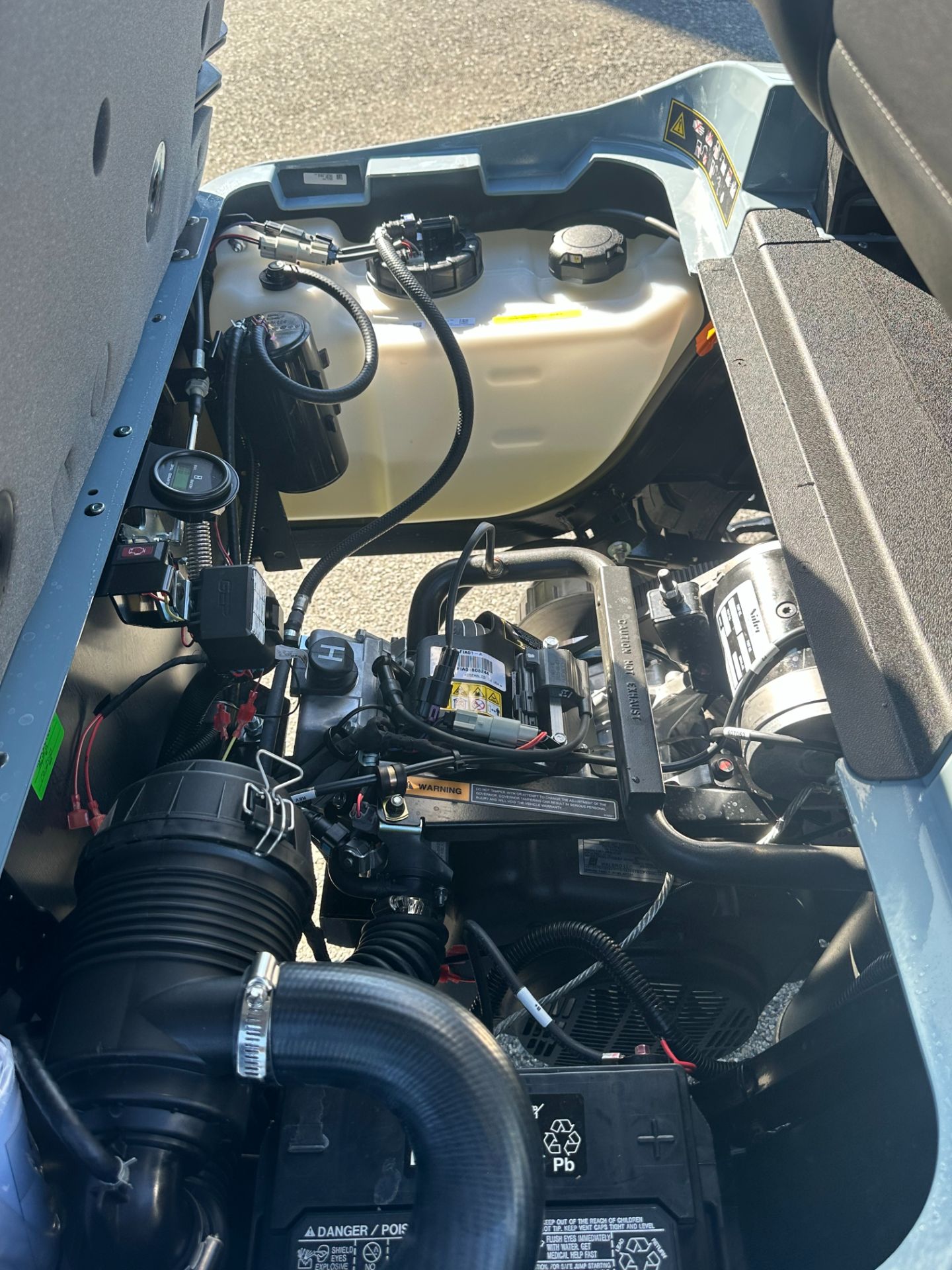 2026 E-Z-GO MY26 Express 4 Touring S 13.5 Gas — photo 5