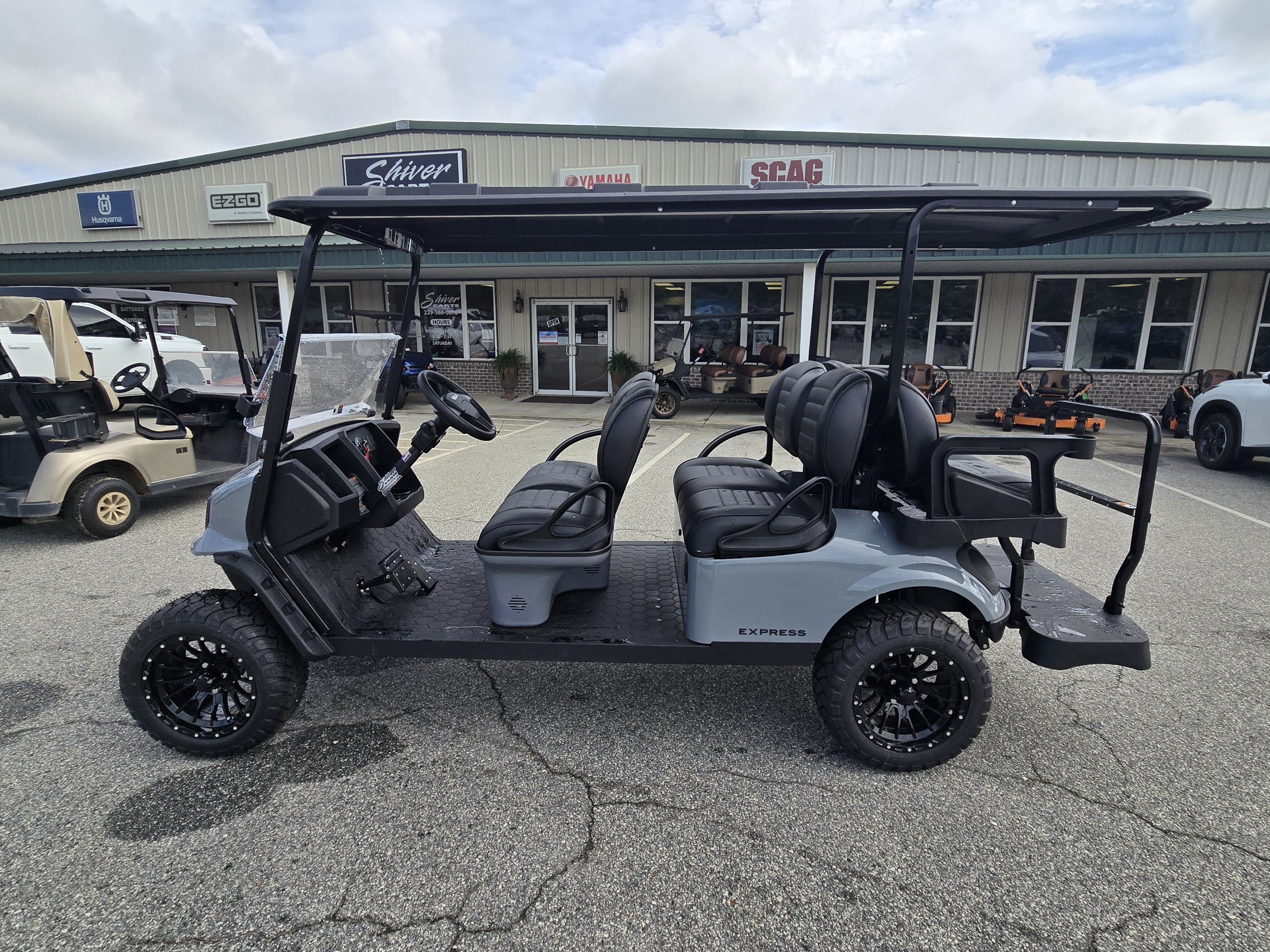 2027 E-Z-GO Express 6 Summit X 13.5-hp Gas