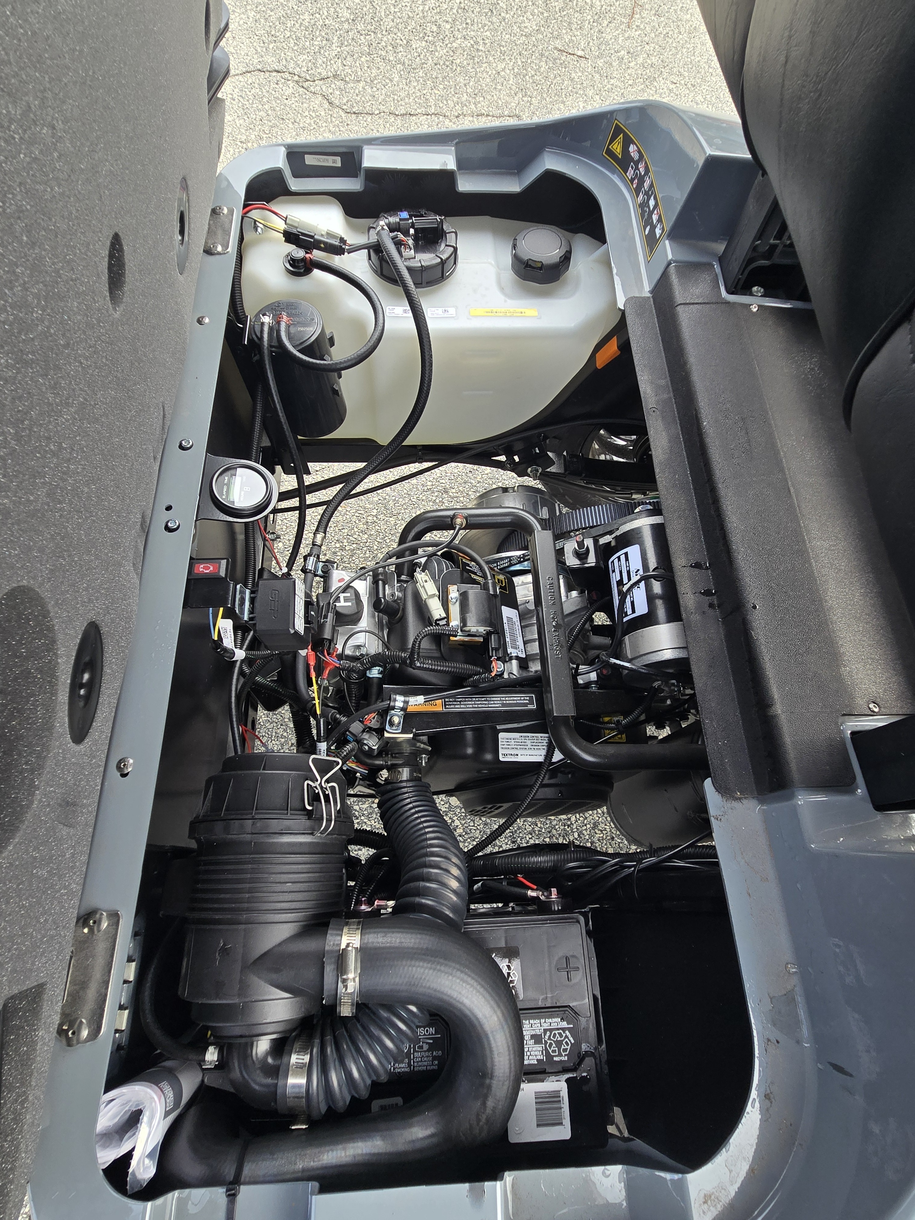 2027 E-Z-GO Express 6 Summit X 13.5-hp Gas — photo 5