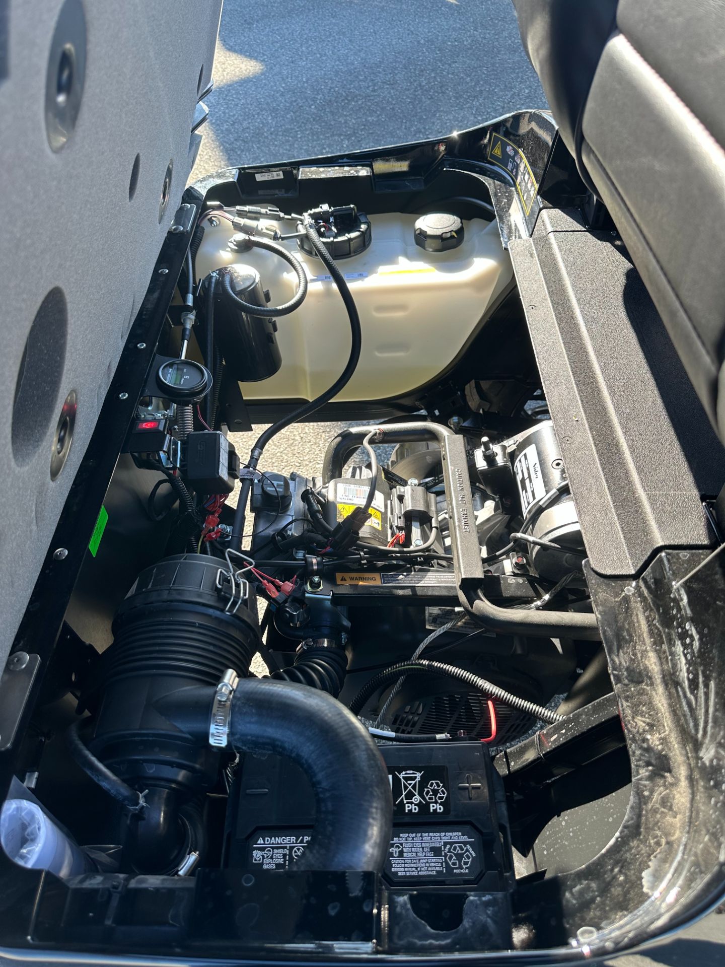 2026 E-Z-GO MY26 Express 4 Touring S 13.5 Gas — photo 5