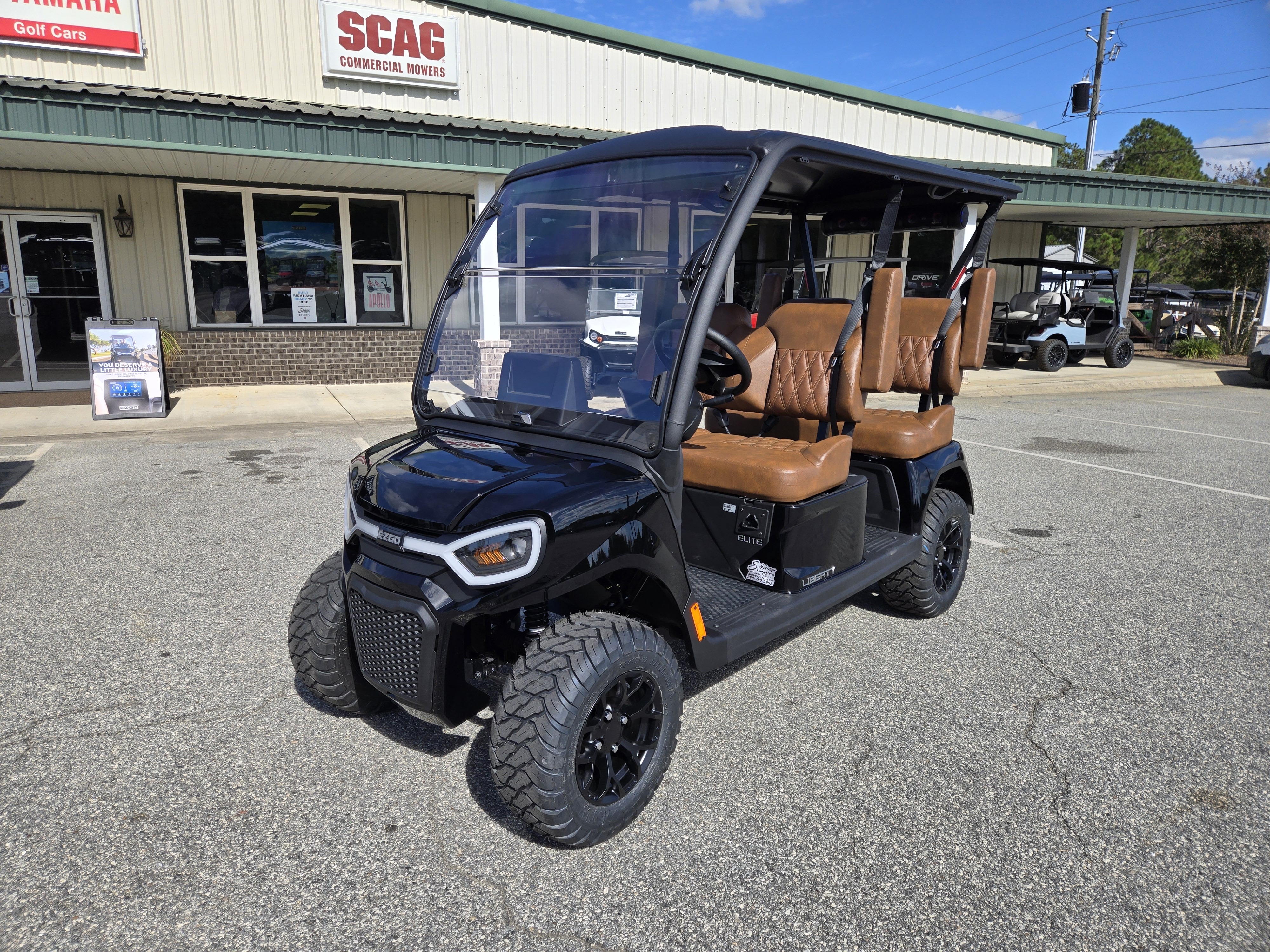 2027 EZGO LIBERTY photo 2