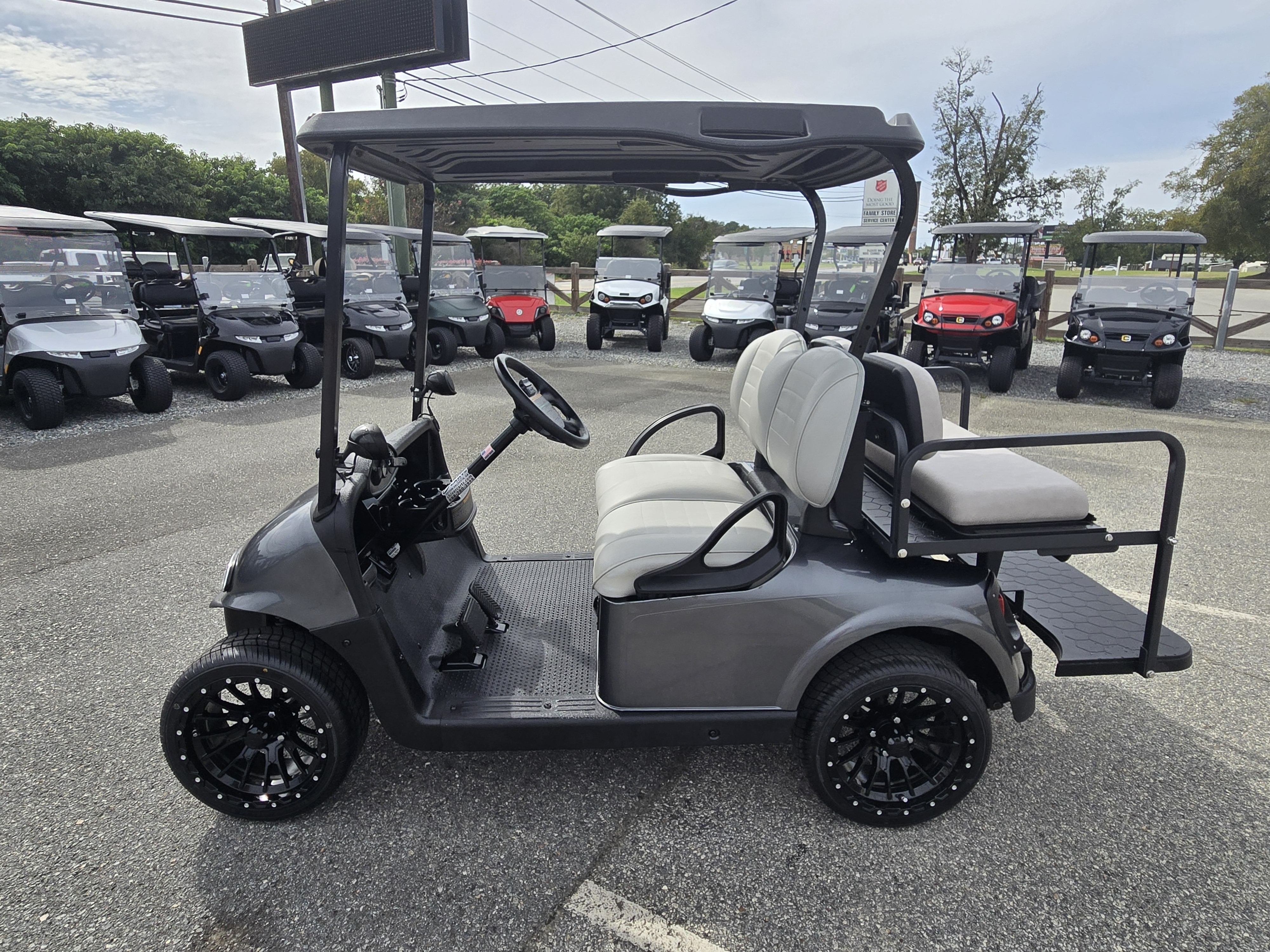 2022 EZGO RXV