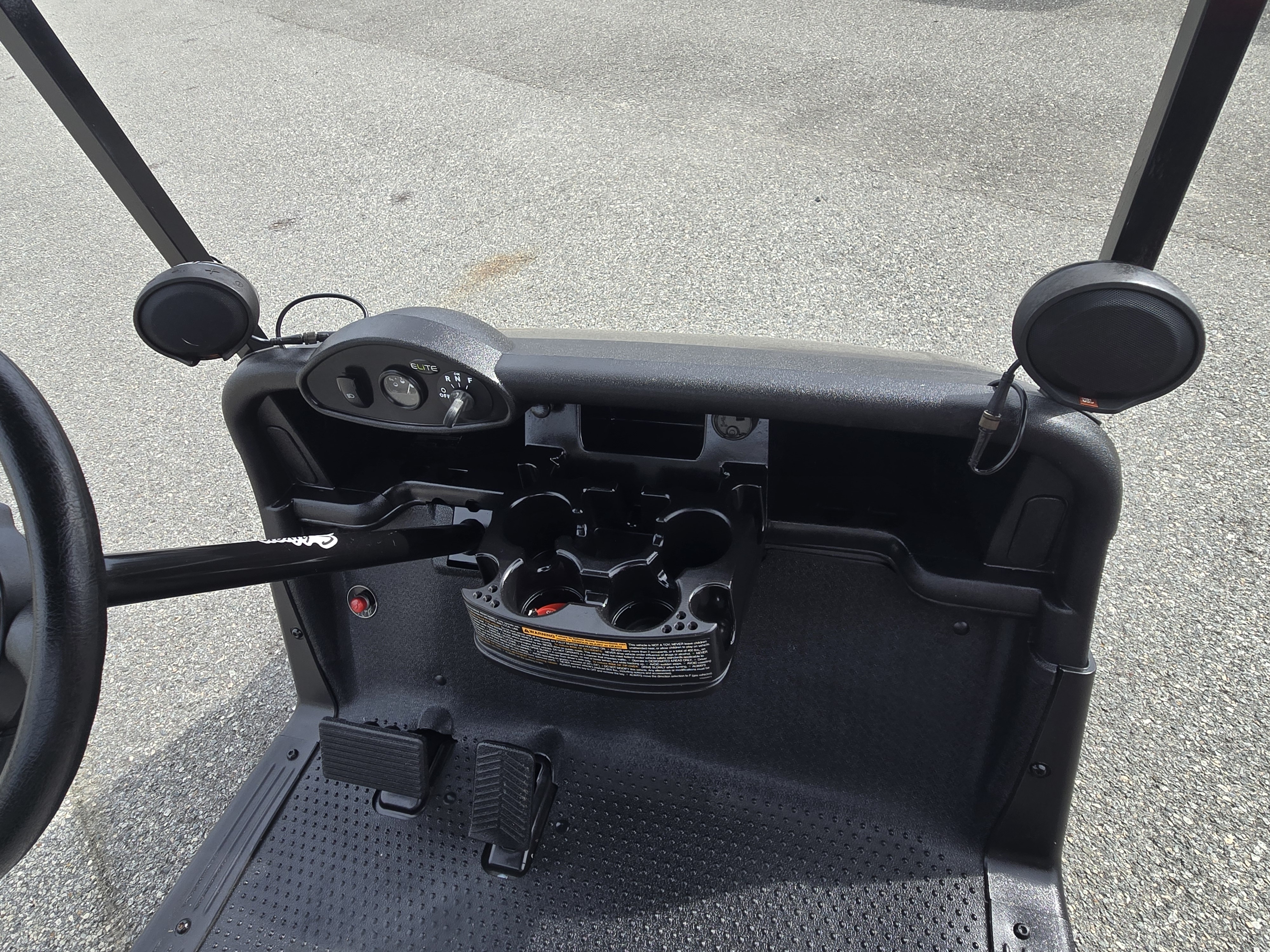 2022 EZGO RXV photo 5