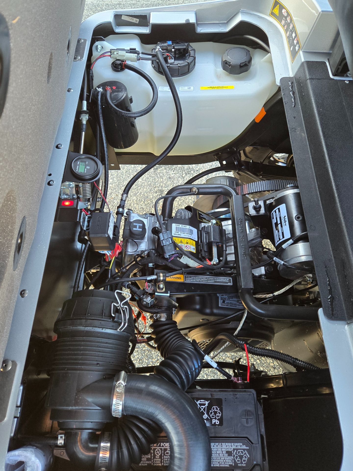 2026 E-Z-GO MY26 Express 4 Touring S 13.5 Gas — photo 4