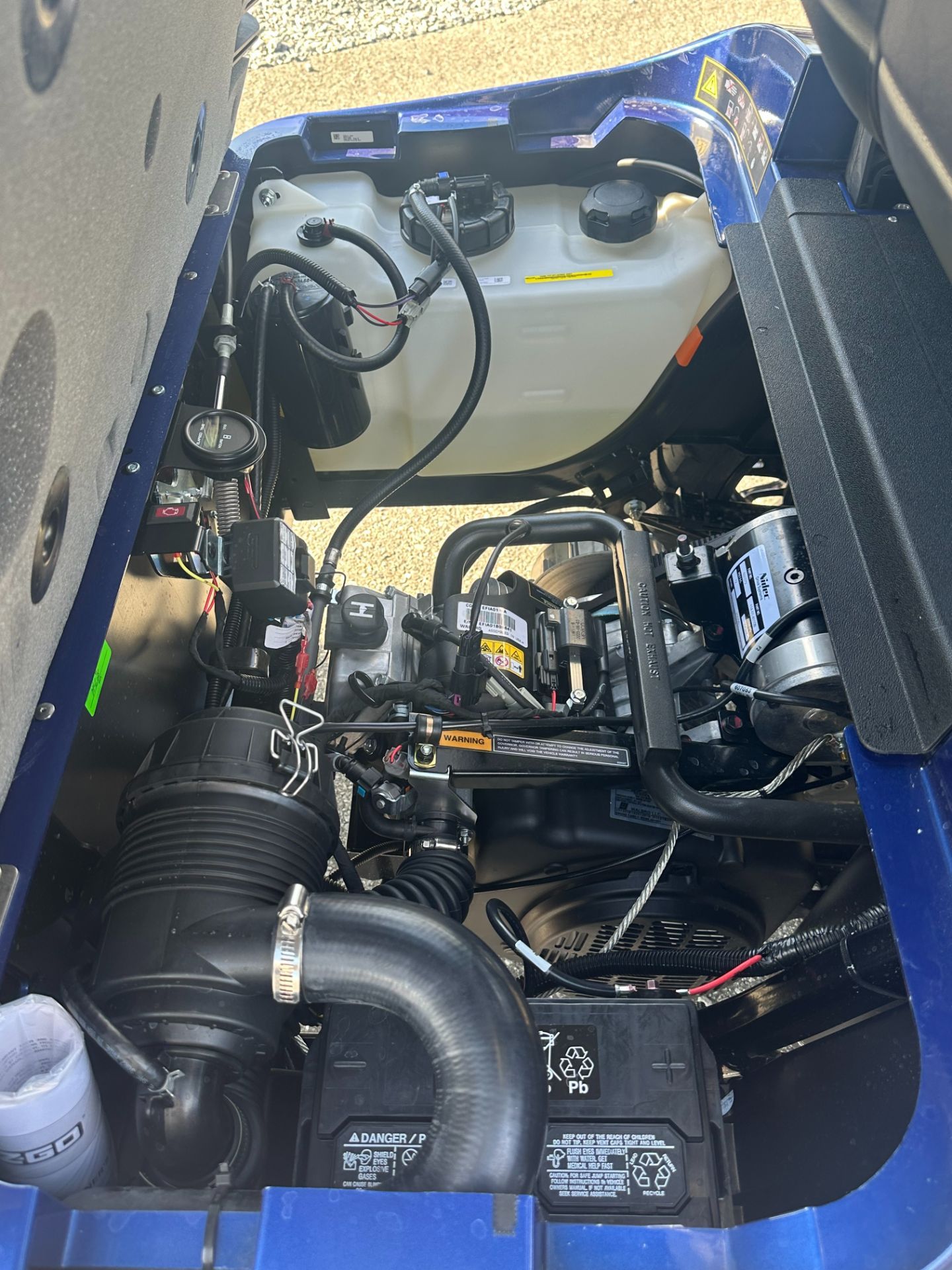 2026 E-Z-GO MY26 Express 4 Touring S 13.5 Gas — photo 5