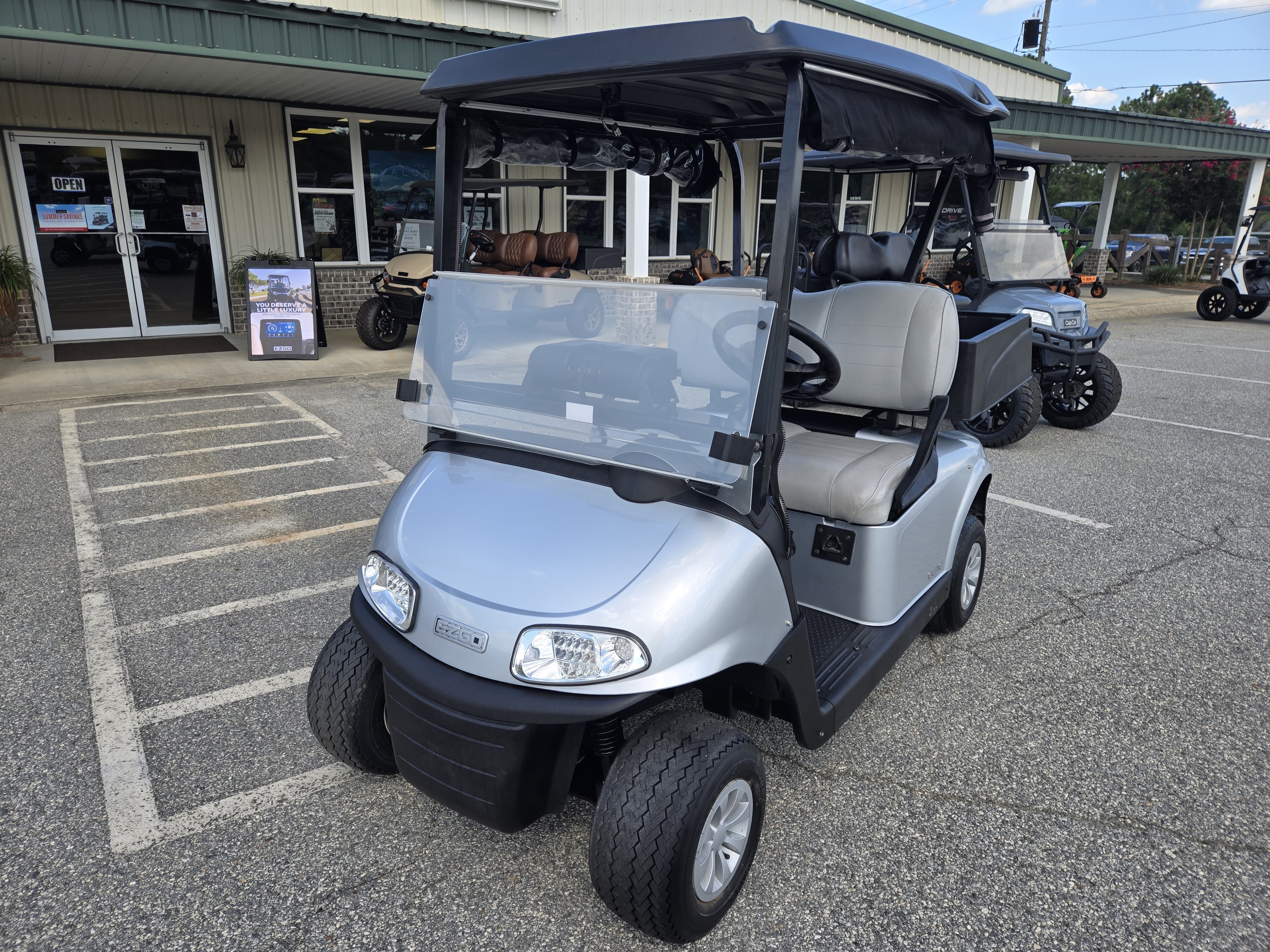 2022 E-Z-GO Freedom RXV 48V — photo 3