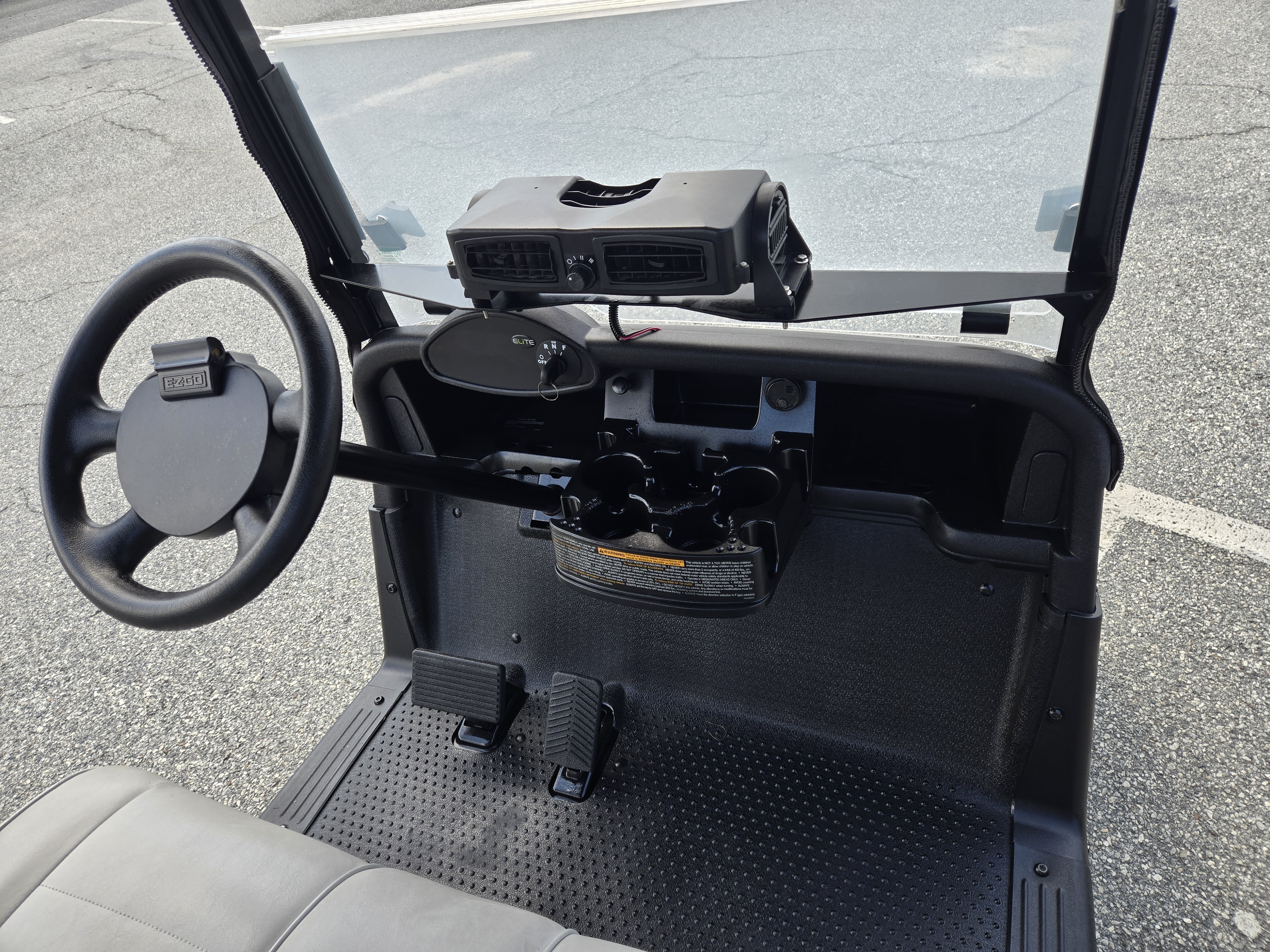 2022 E-Z-GO Freedom RXV 48V — photo 6