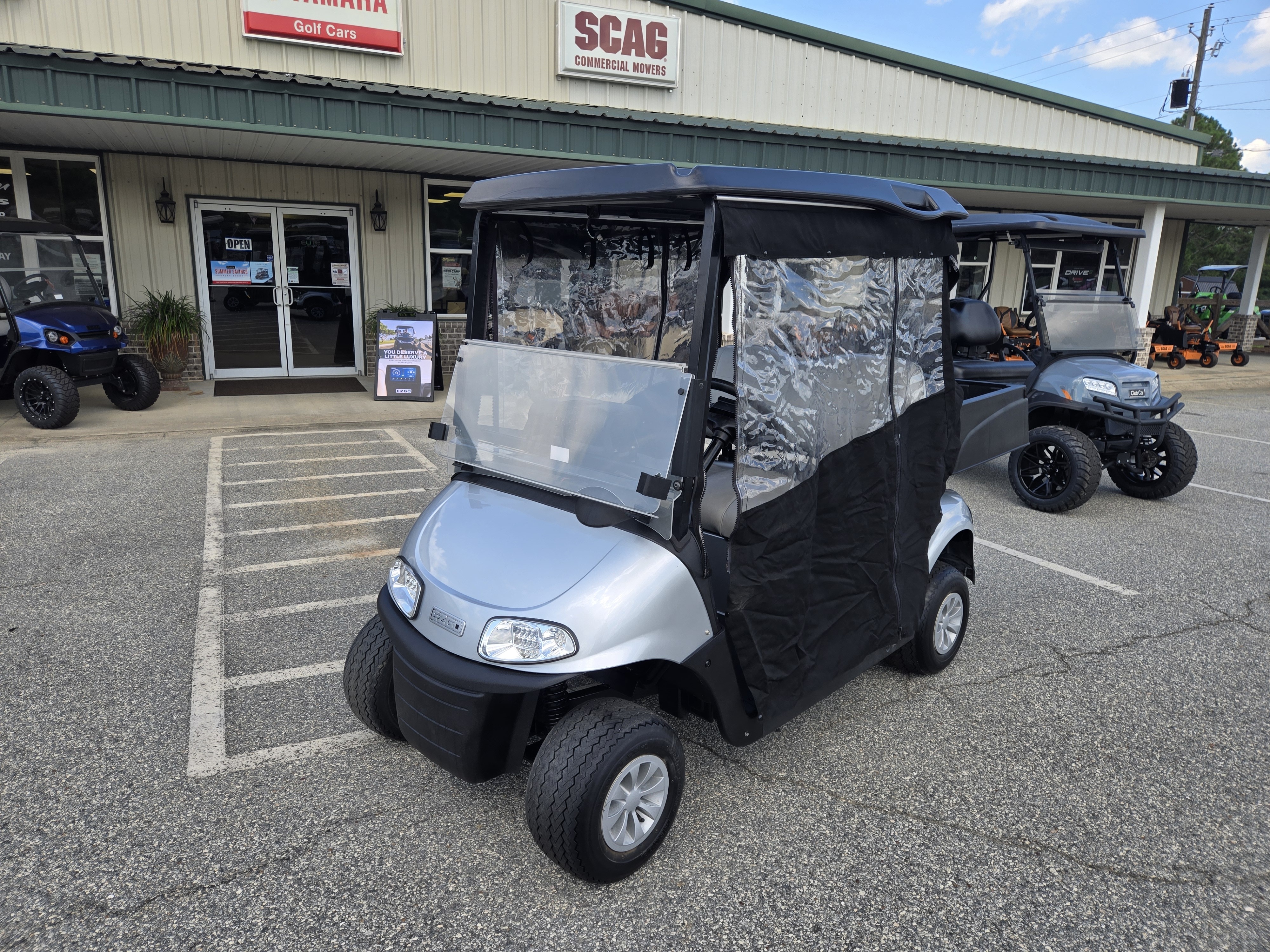 2022 E-Z-GO Freedom RXV 48V — photo 2
