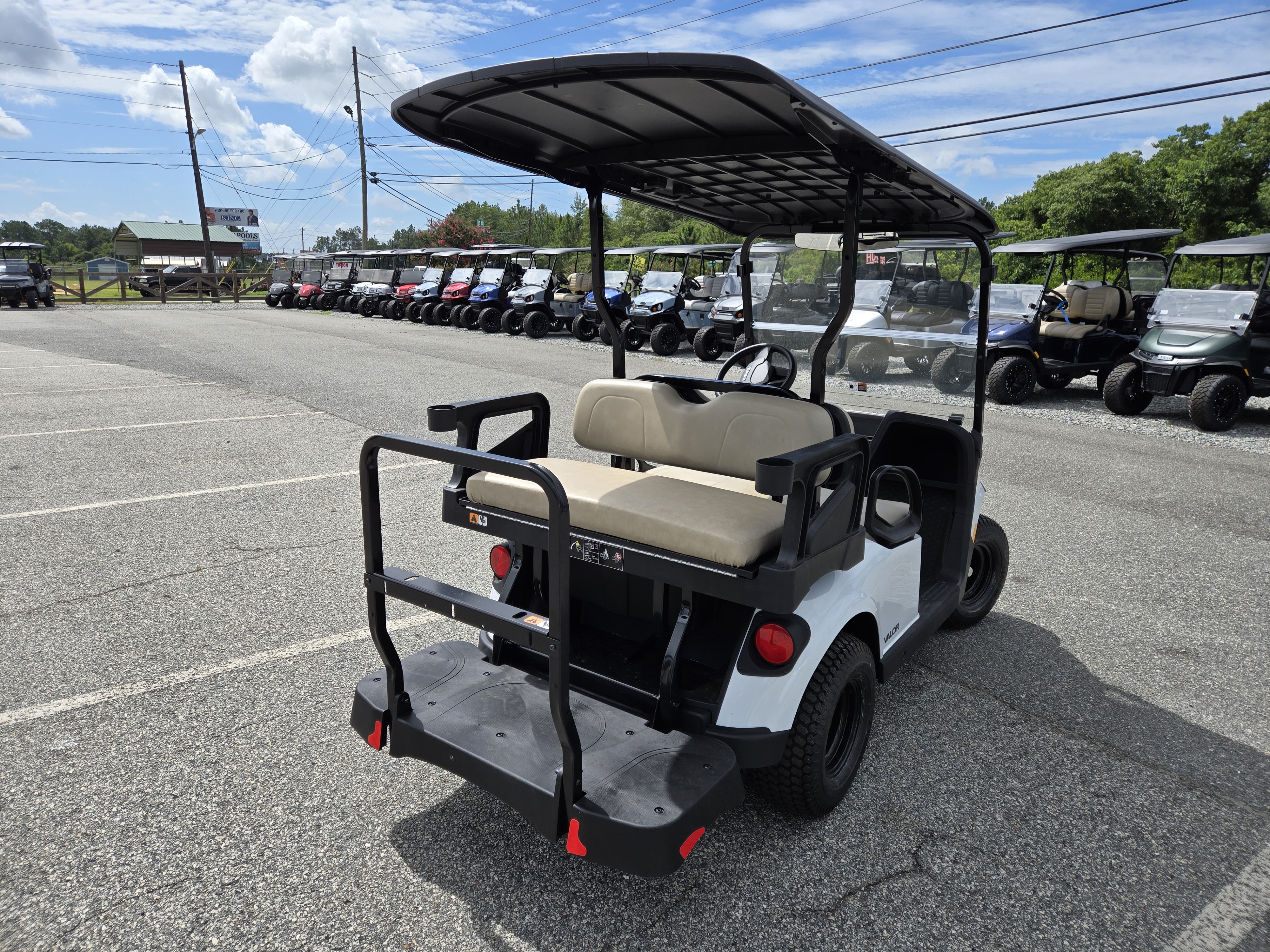 2027 E-Z-GO RXV 4 Valor S 13.5-hp Gas — photo 3