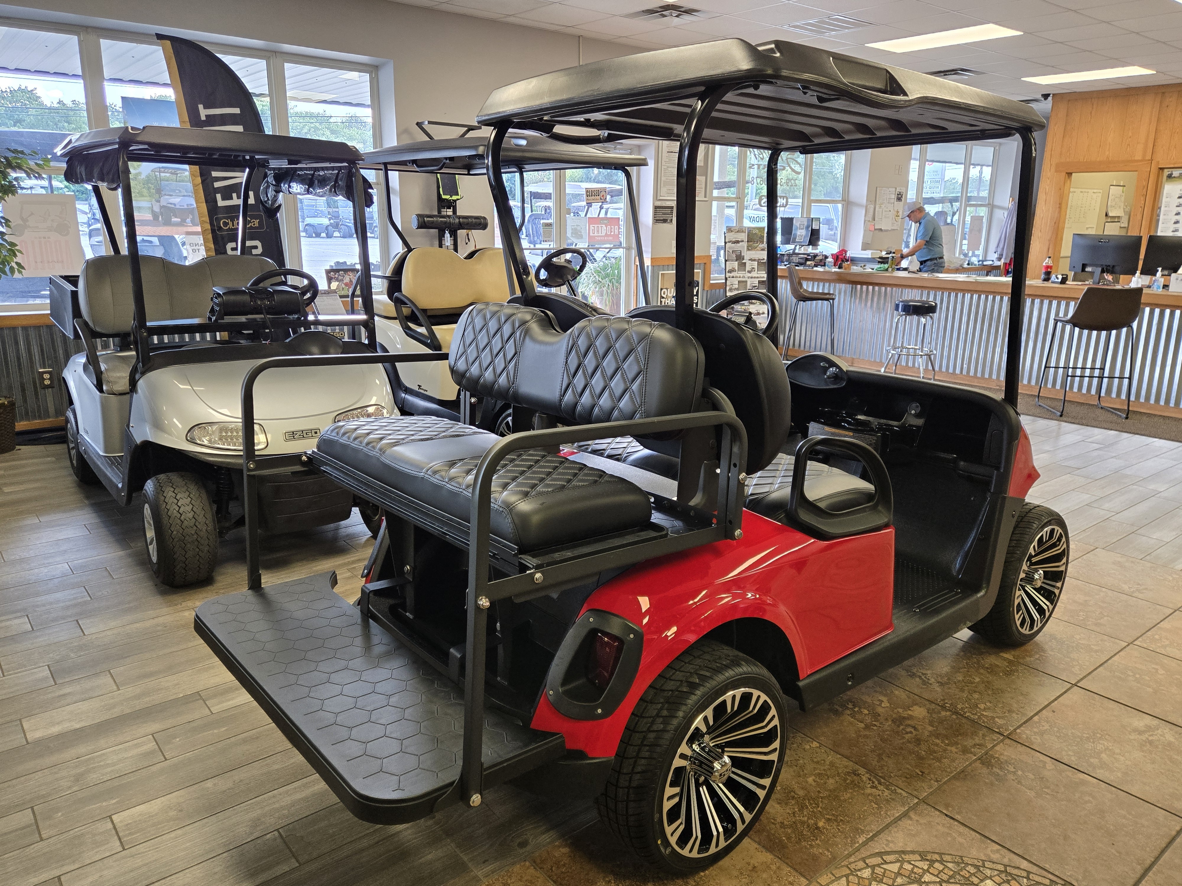 2022 EZGO RXV photo 3