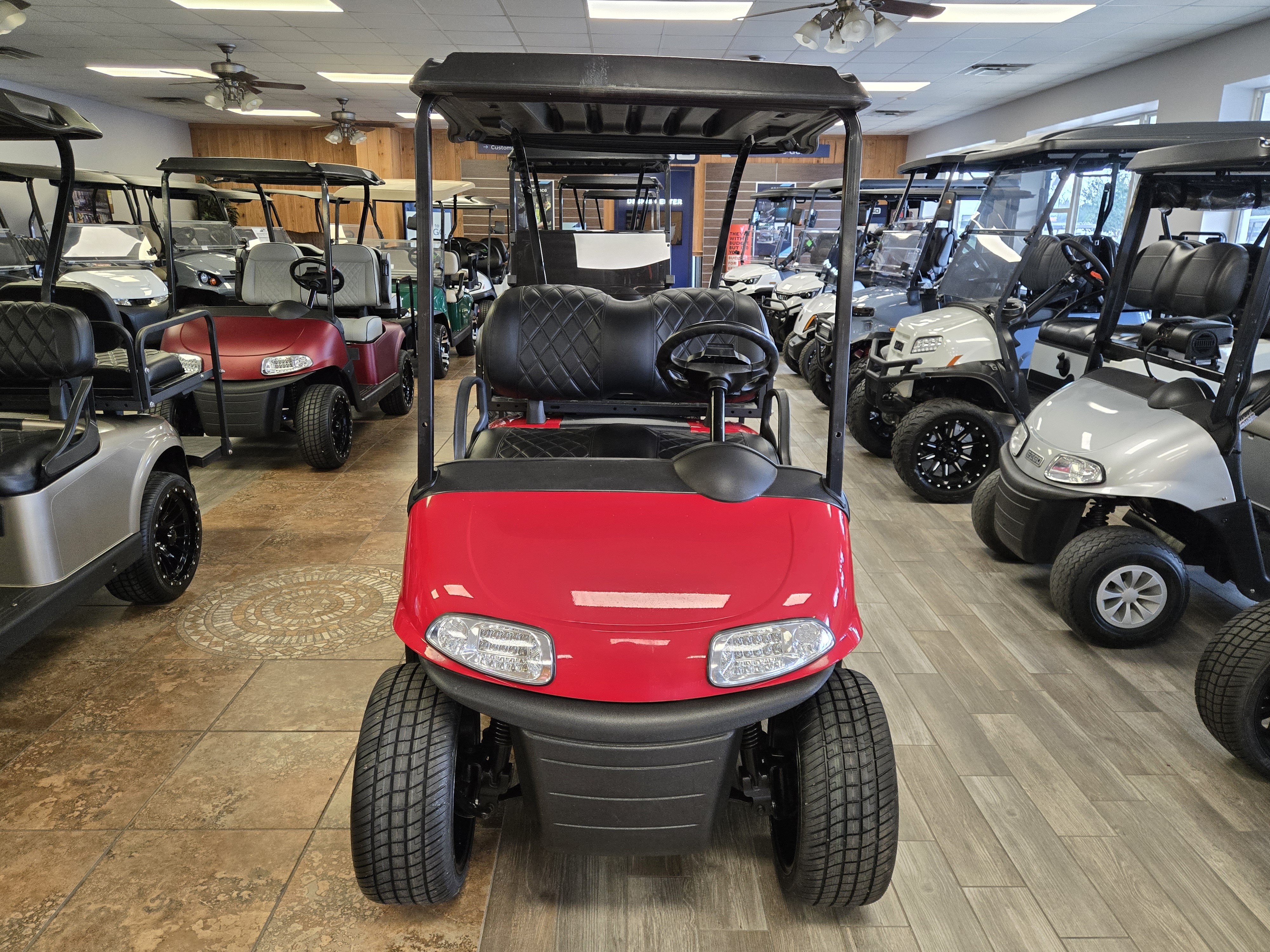 2022 EZGO RXV photo 4