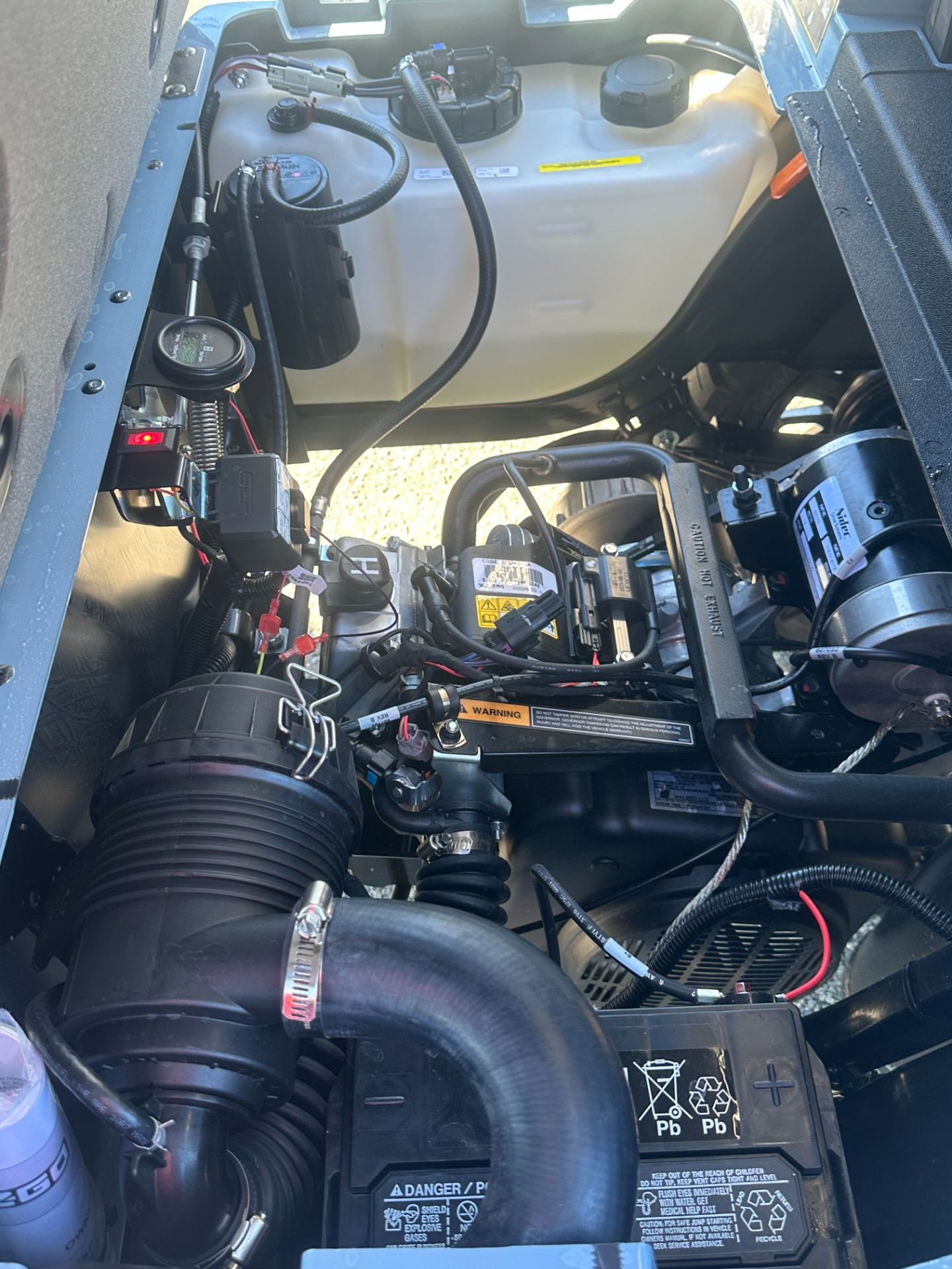 2026 E-Z-GO MY26 Express 4 Touring S 13.5 Gas — photo 5