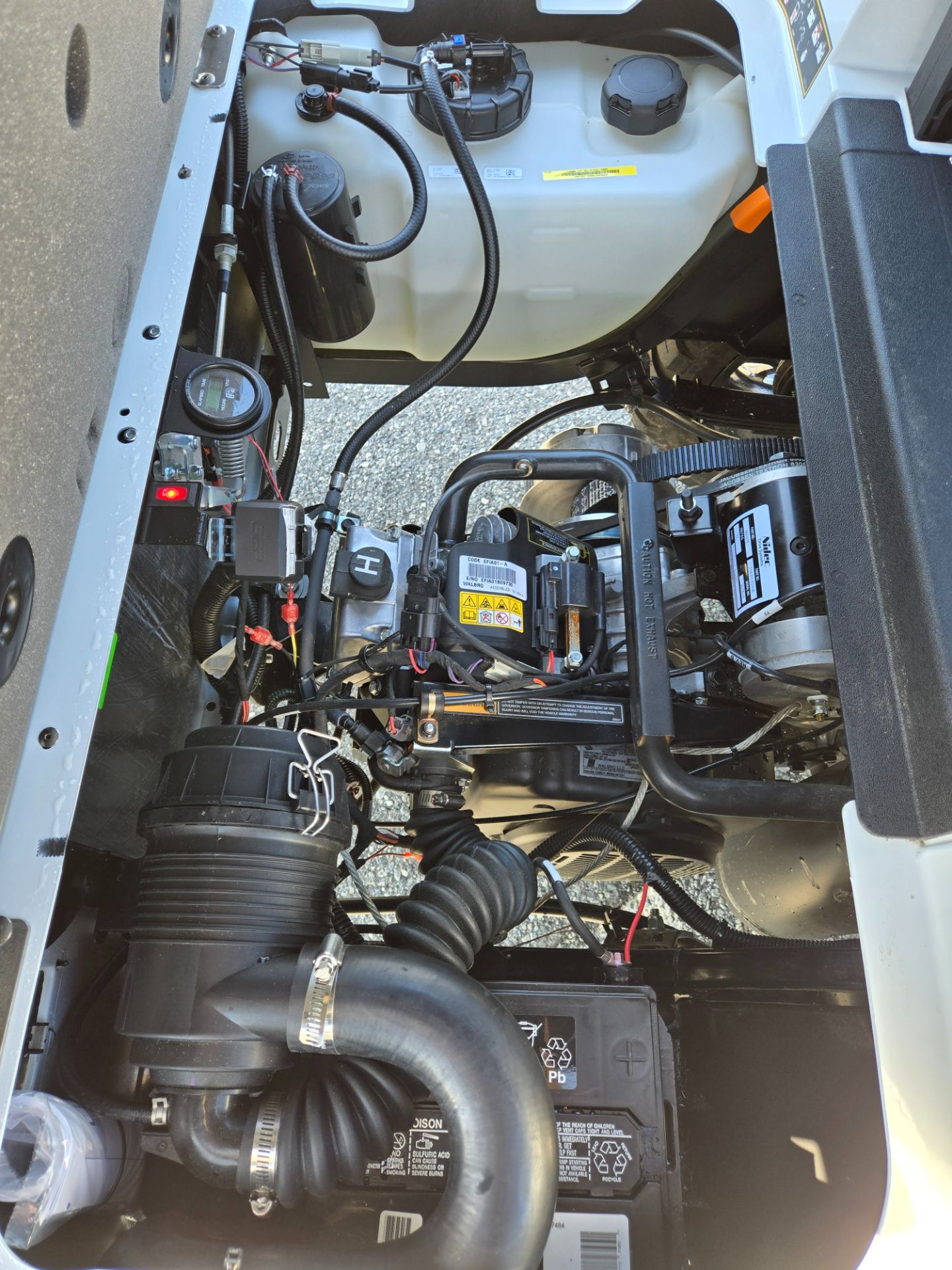 2026 E-Z-GO MY26 Express 4 Touring S 13.5 Gas — photo 4