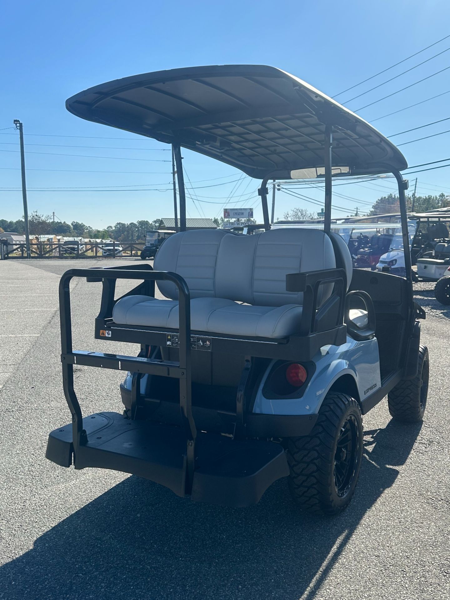 2026 E-Z-GO MY26 Express 4 Touring S 13.5 Gas — photo 4