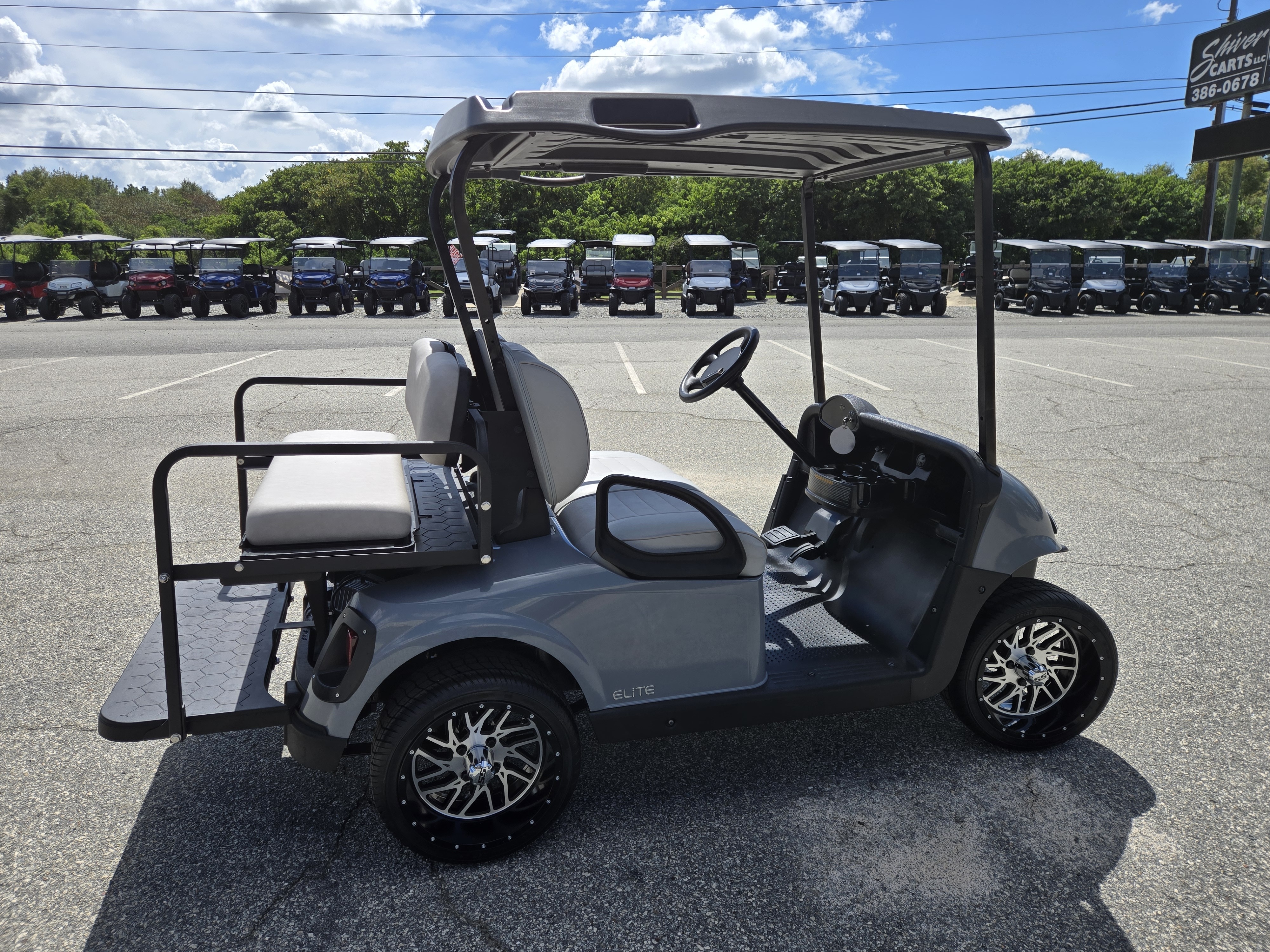 2023 EZGO RXV photo 4