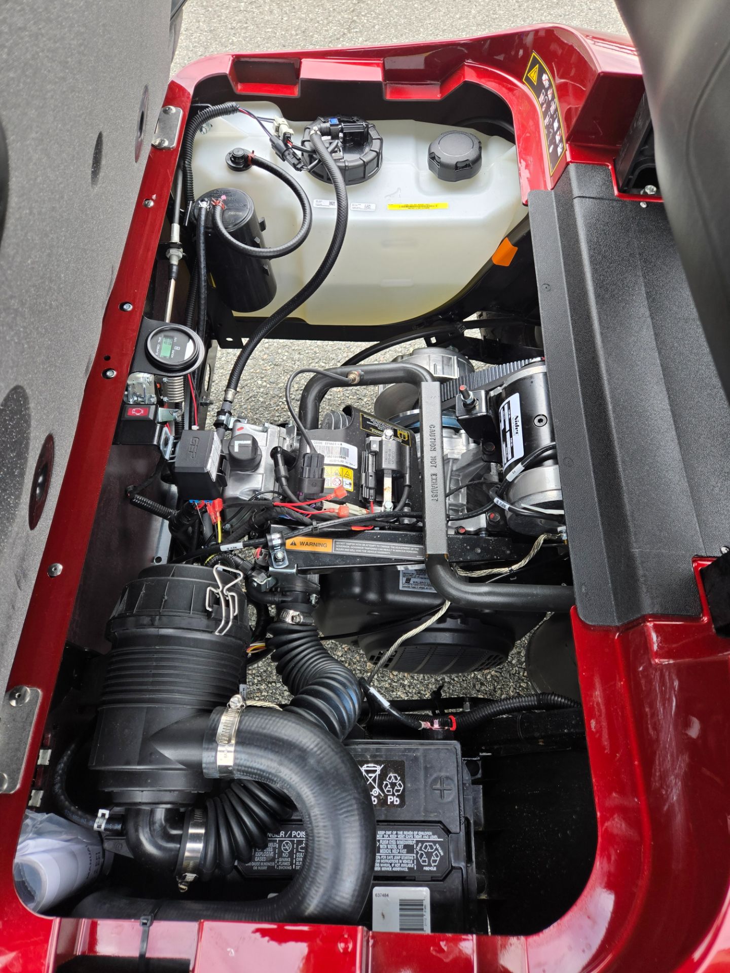 2026 E-Z-GO MY26 Express 4 Touring S 13.5 Gas — photo 4