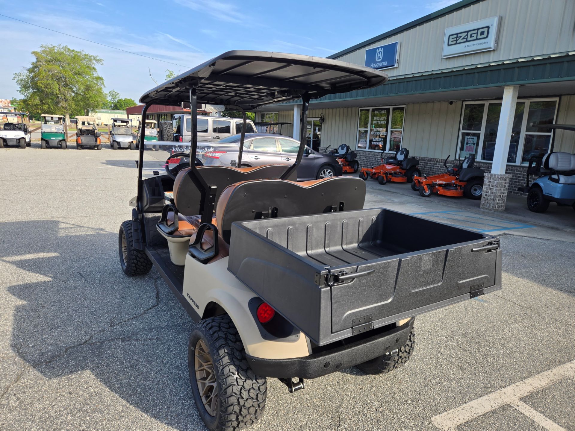 2026 E-Z-GO Express 4 Special Edition Dune — photo 3