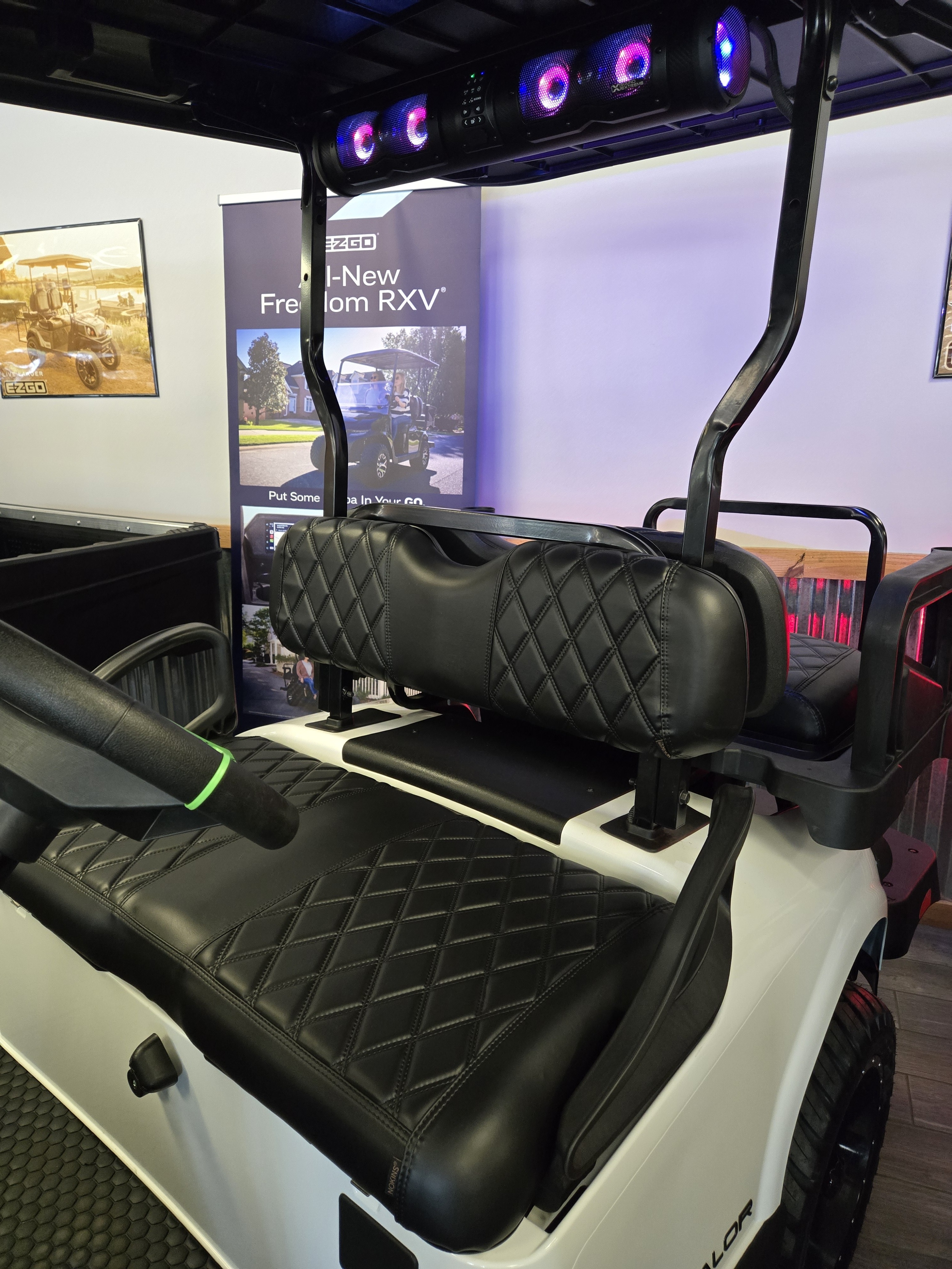 2027 E-Z-GO RXV 4 Valor S 13.5-hp Gas — photo 5