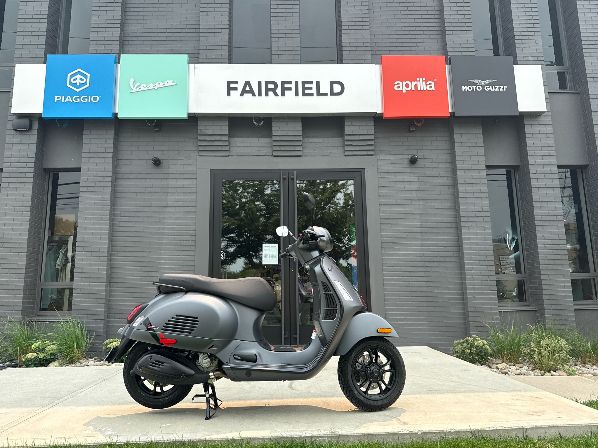 2027 Vespa GTS 310 SuperSport 1