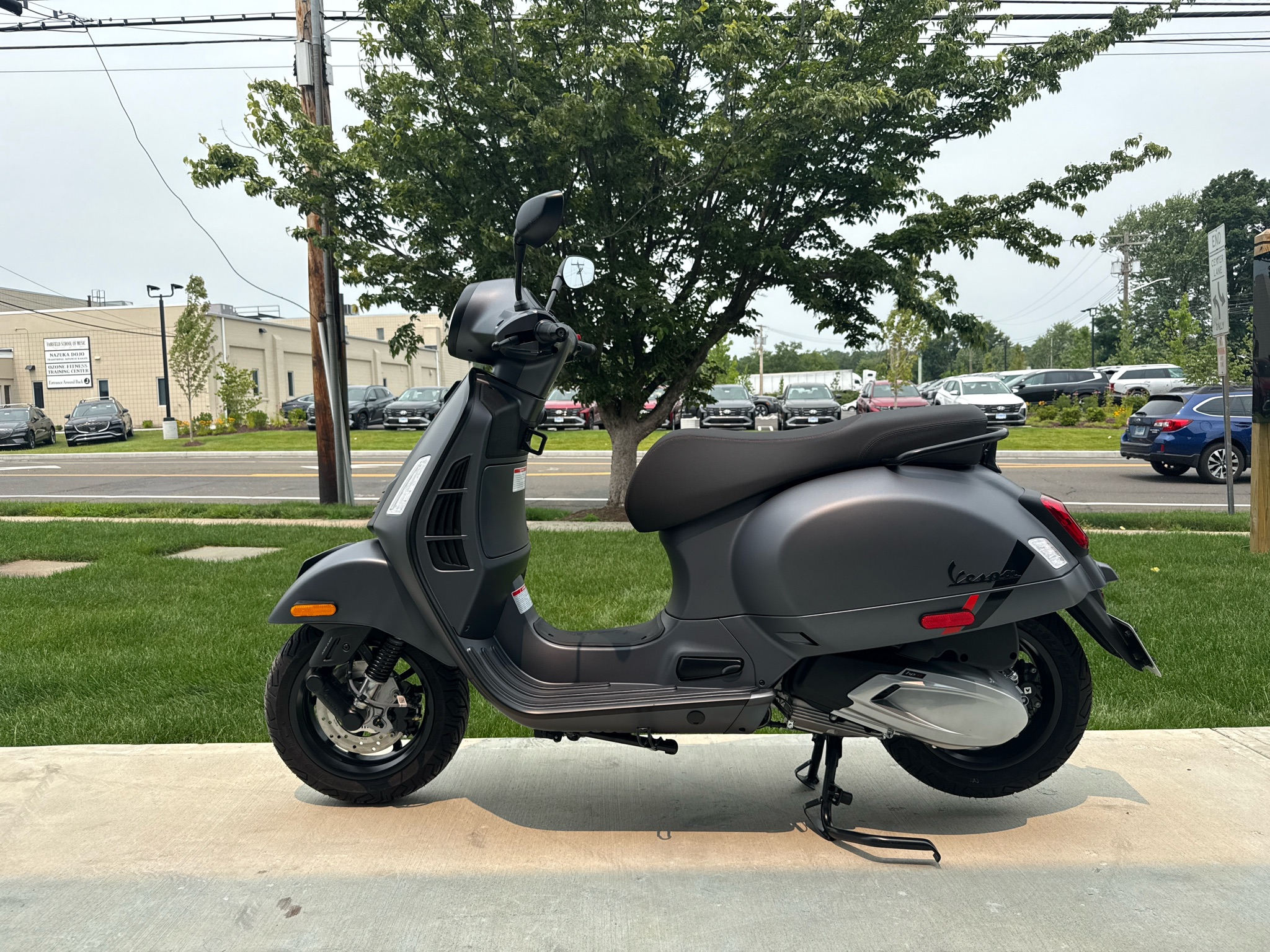 2027 Vespa GTS 310 SuperSport 5