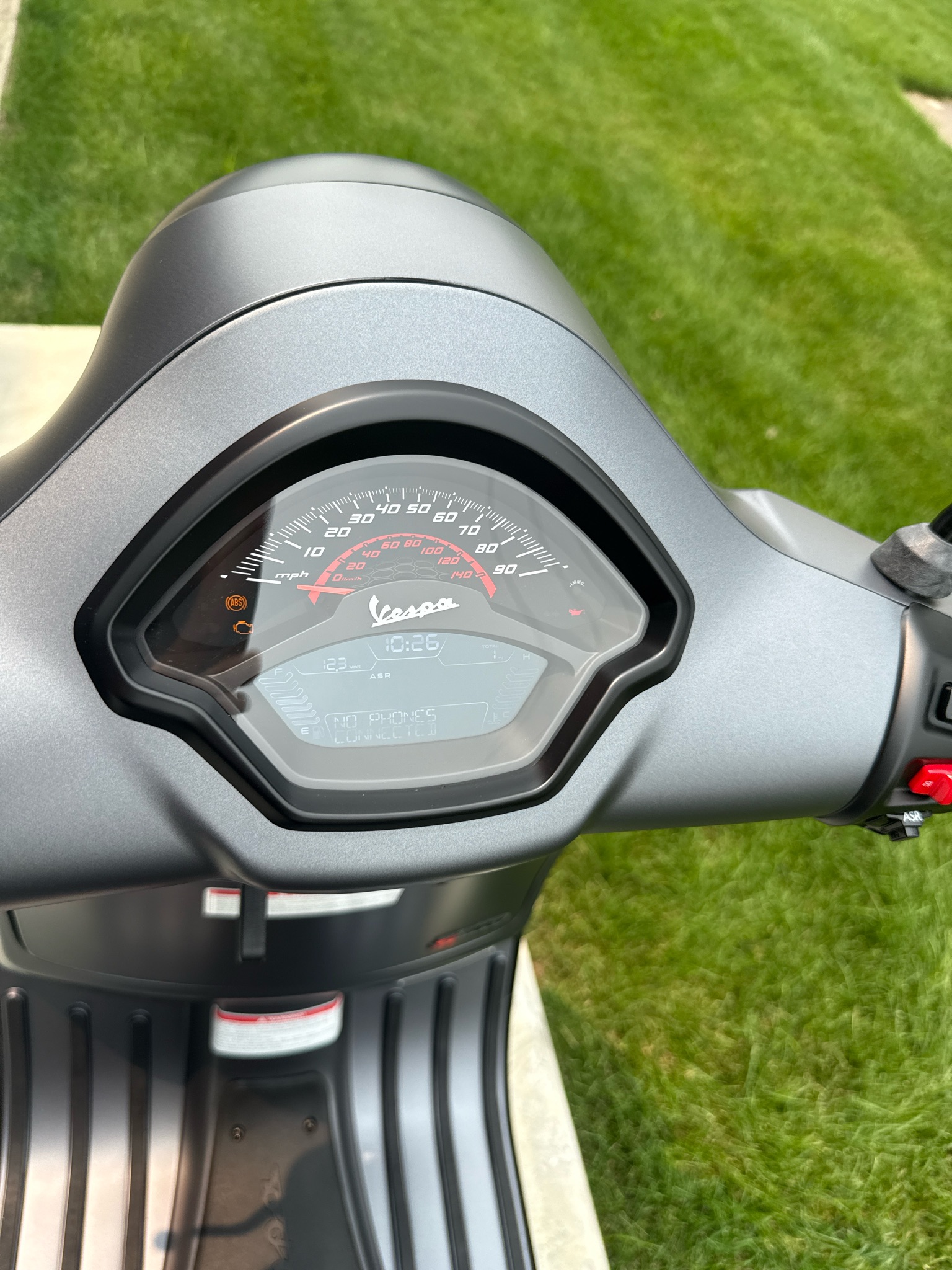 2027 Vespa GTS 310 SuperSport 8