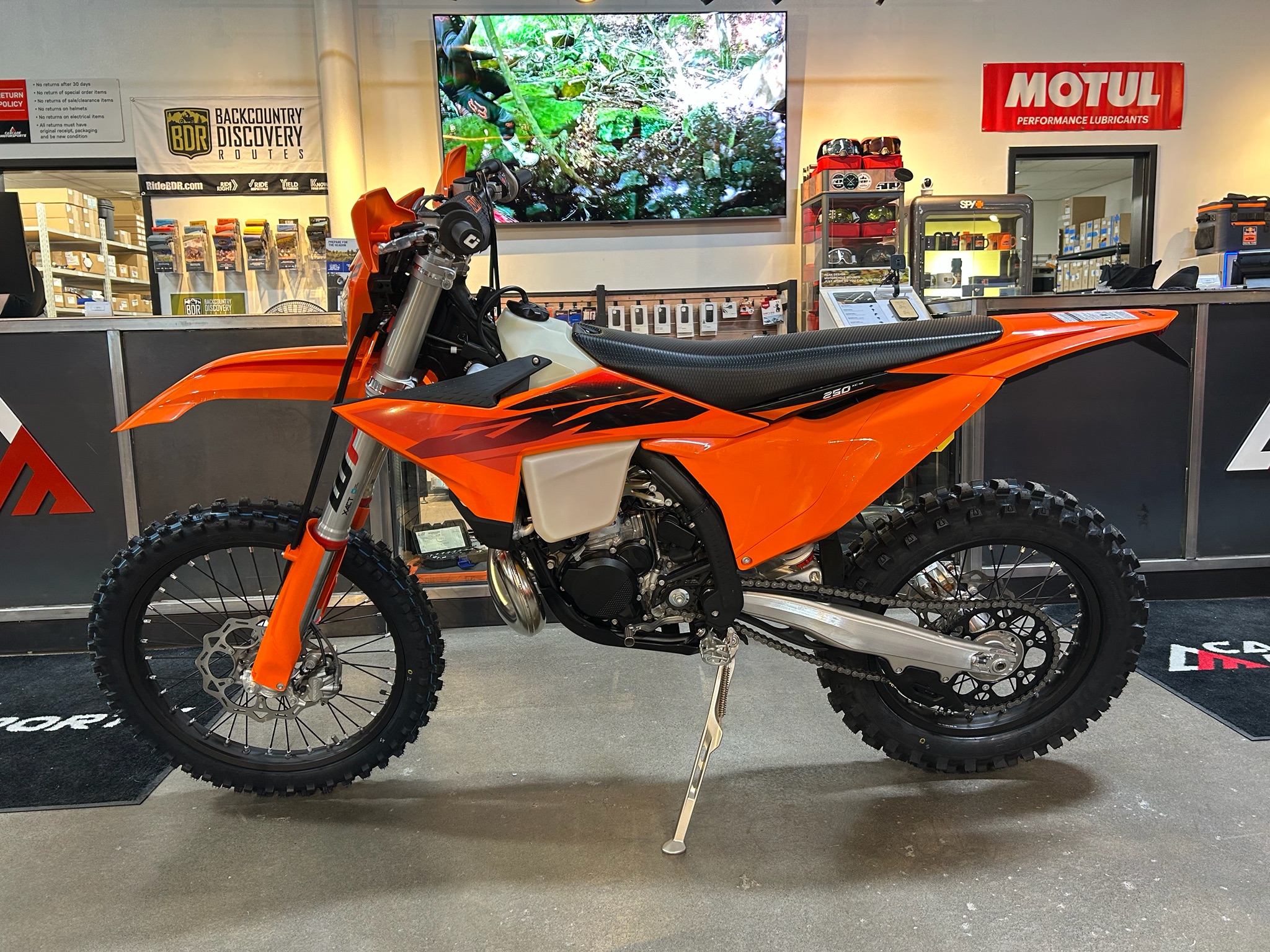 2027 250 XC-W