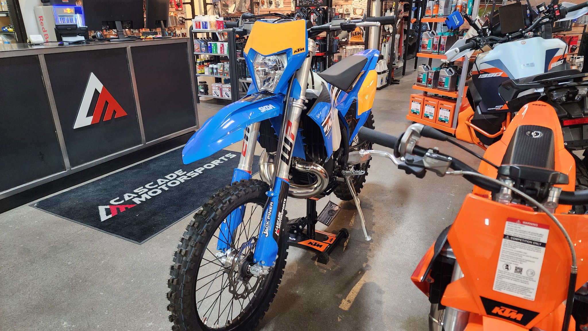 2027 300 XC-W